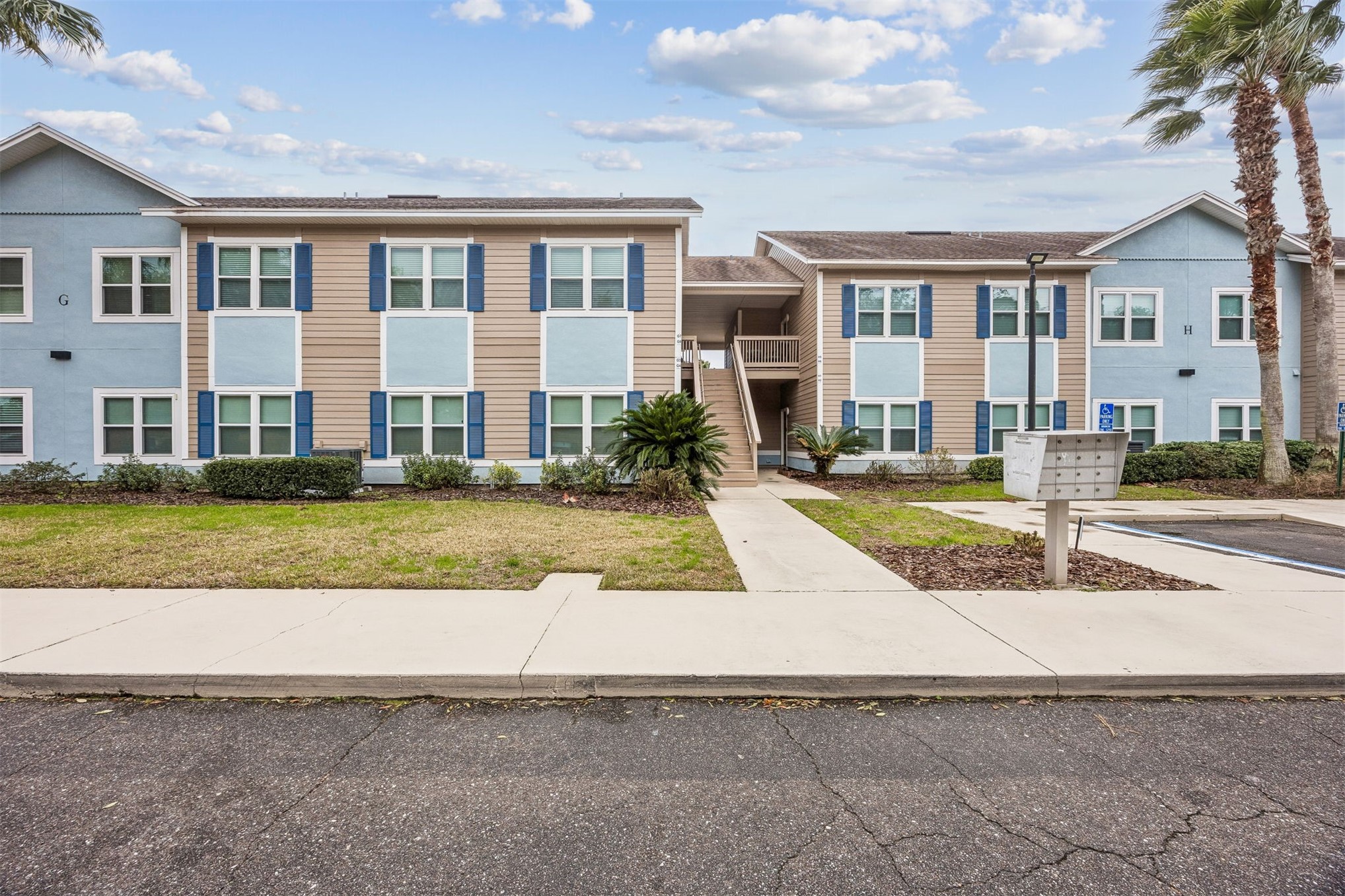 1601 NECTARINE STREET G8