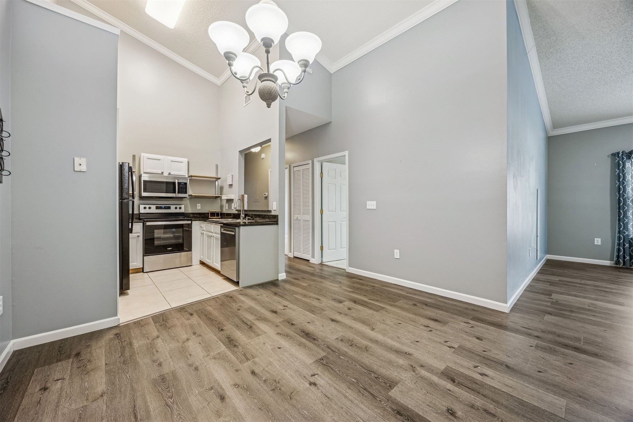 1601 NECTARINE STREET G8