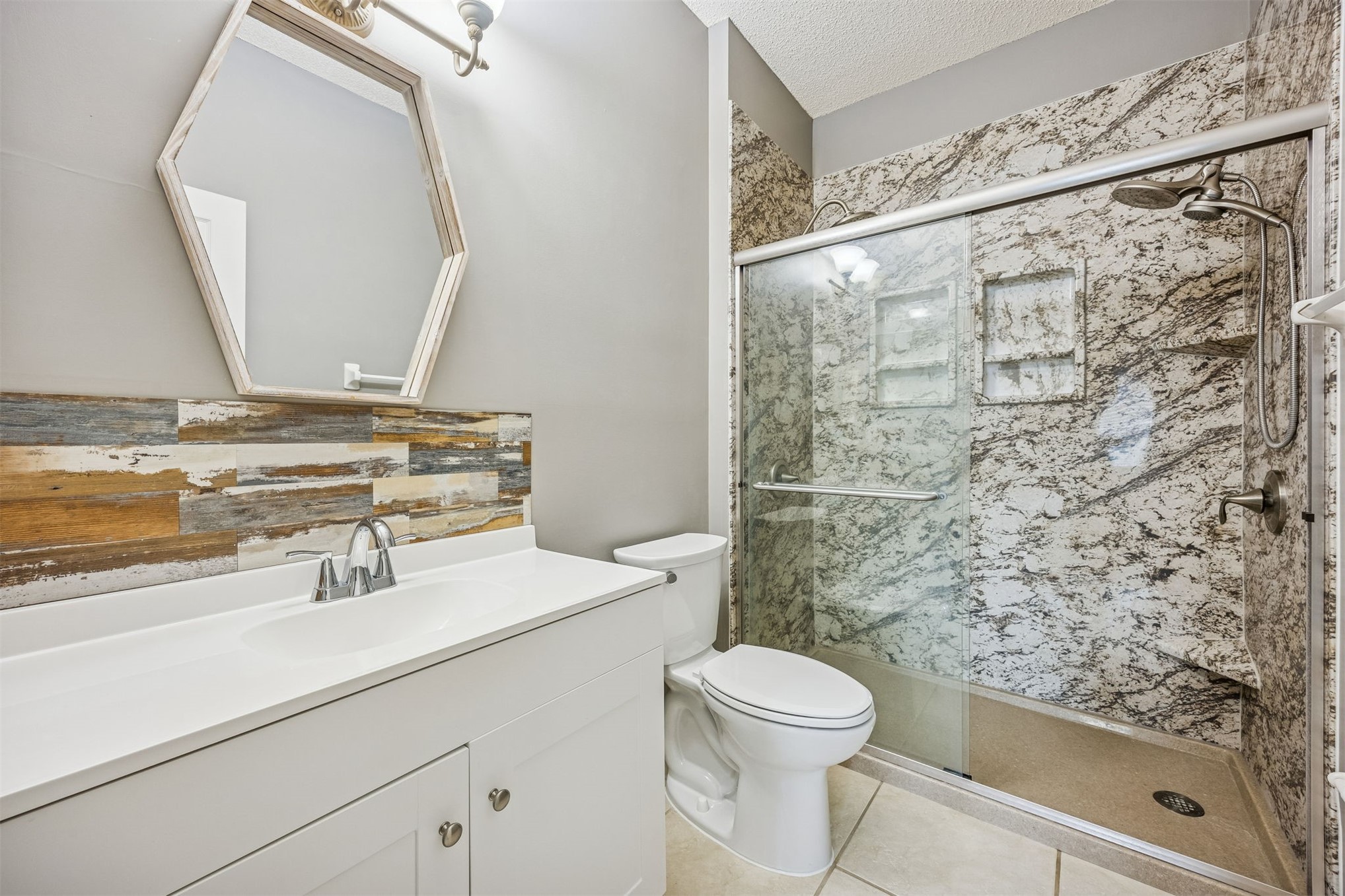 1601 NECTARINE STREET G8