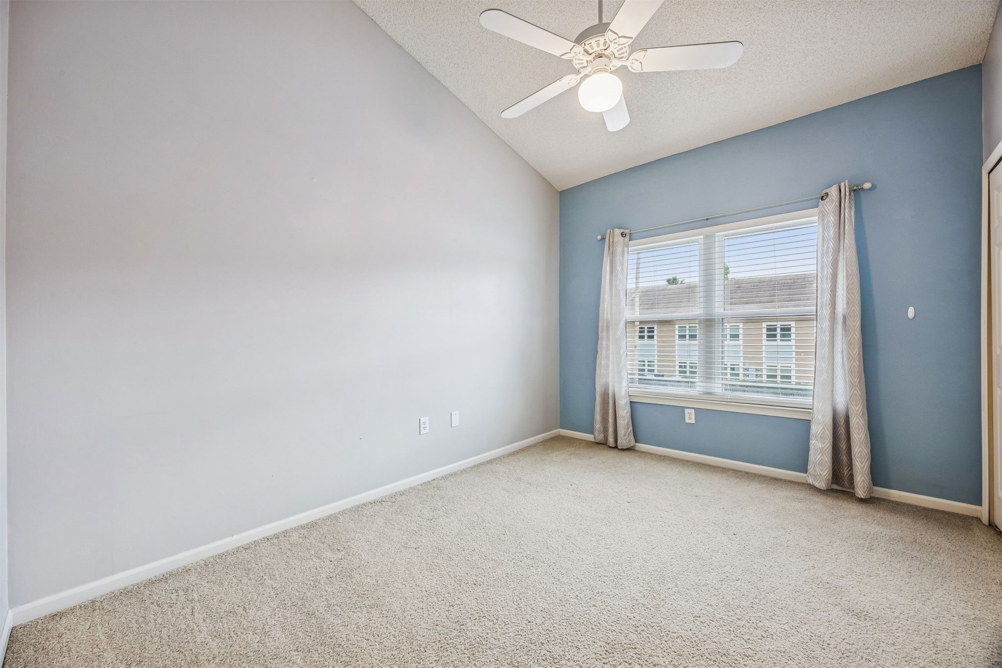 1601 NECTARINE STREET G8