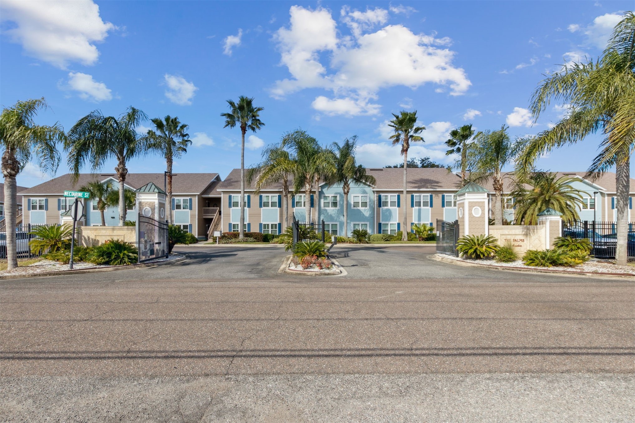 1601 NECTARINE STREET G8
