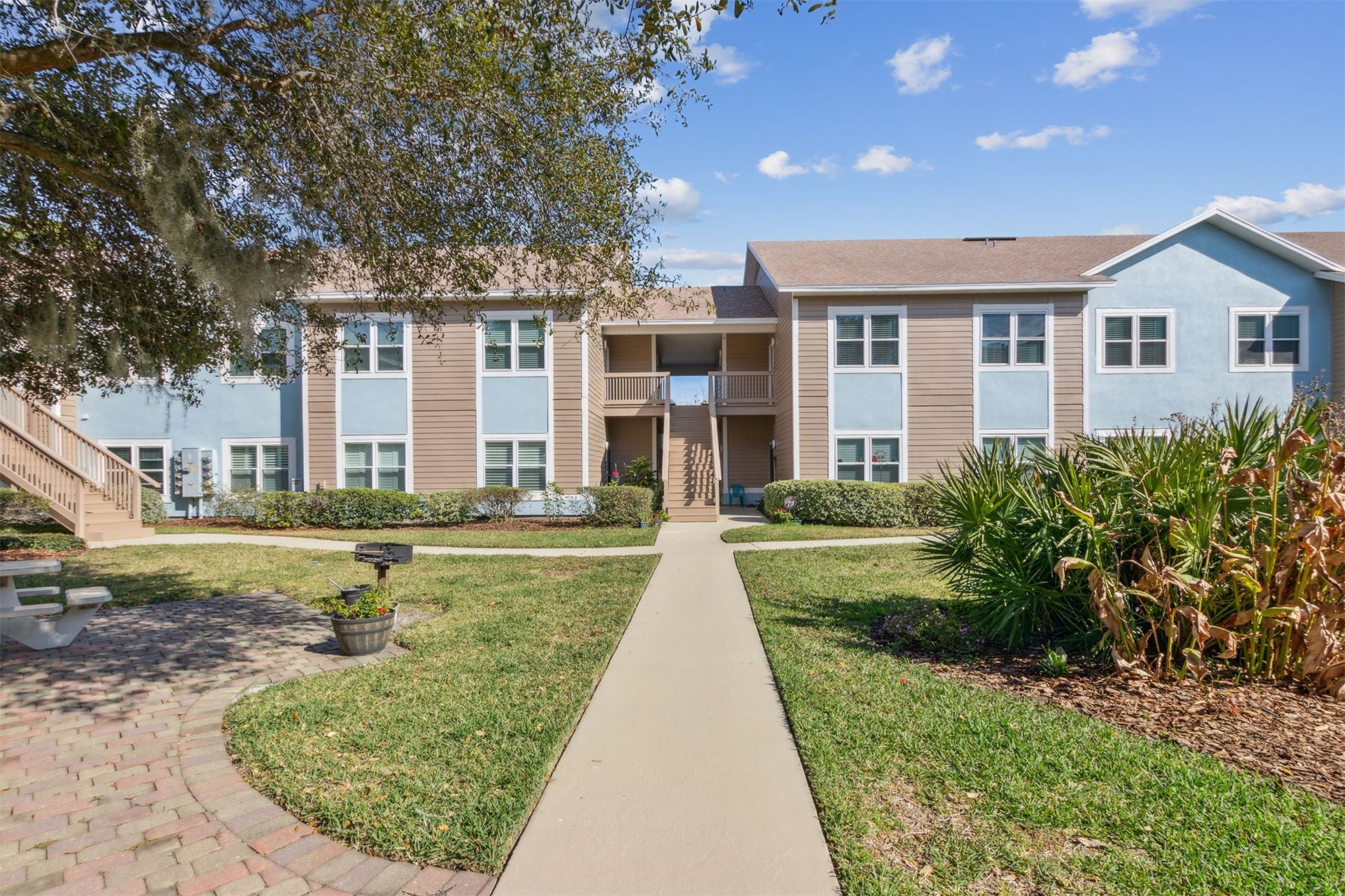 1601 NECTARINE STREET G8