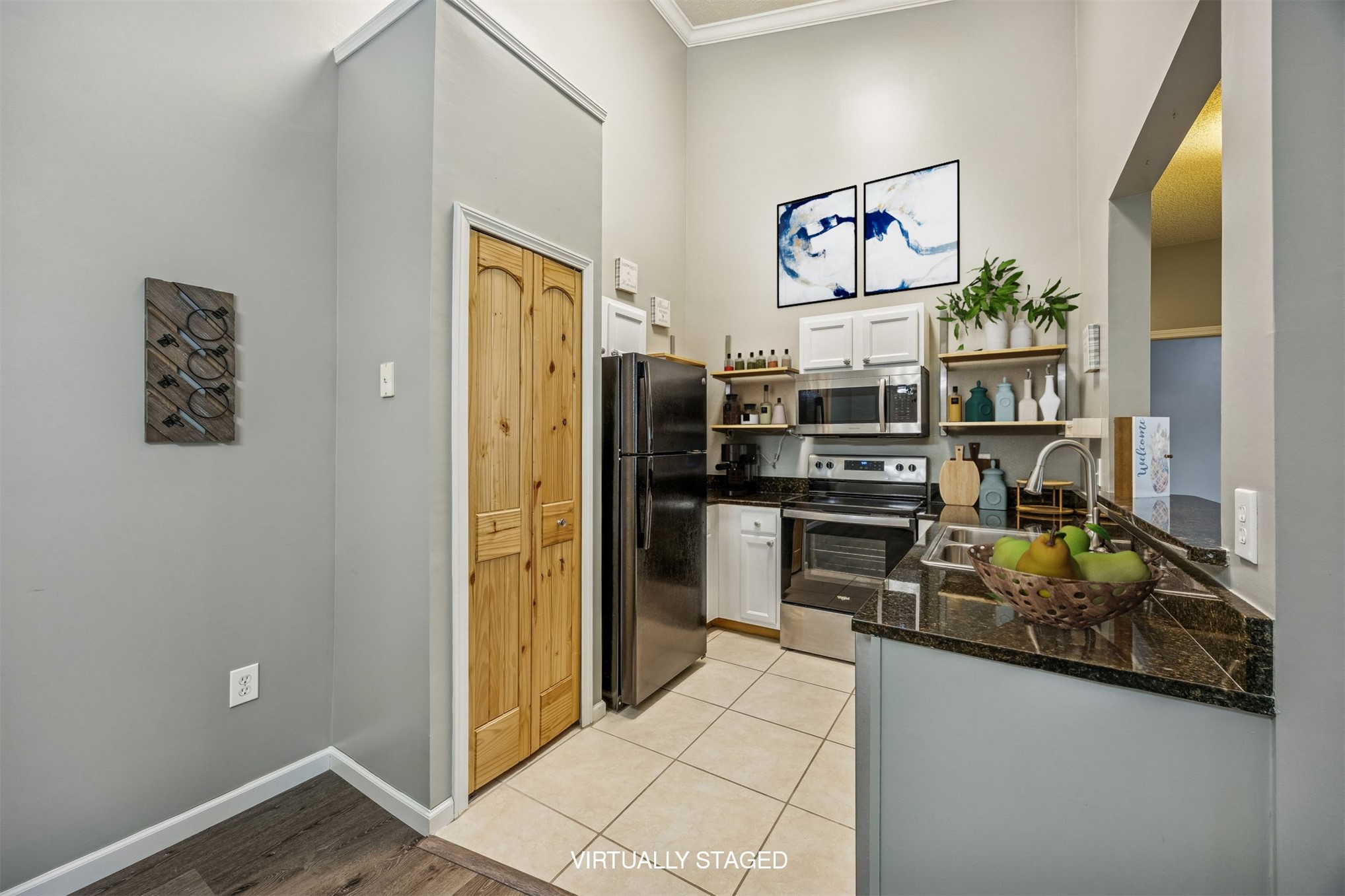 1601 NECTARINE STREET G8