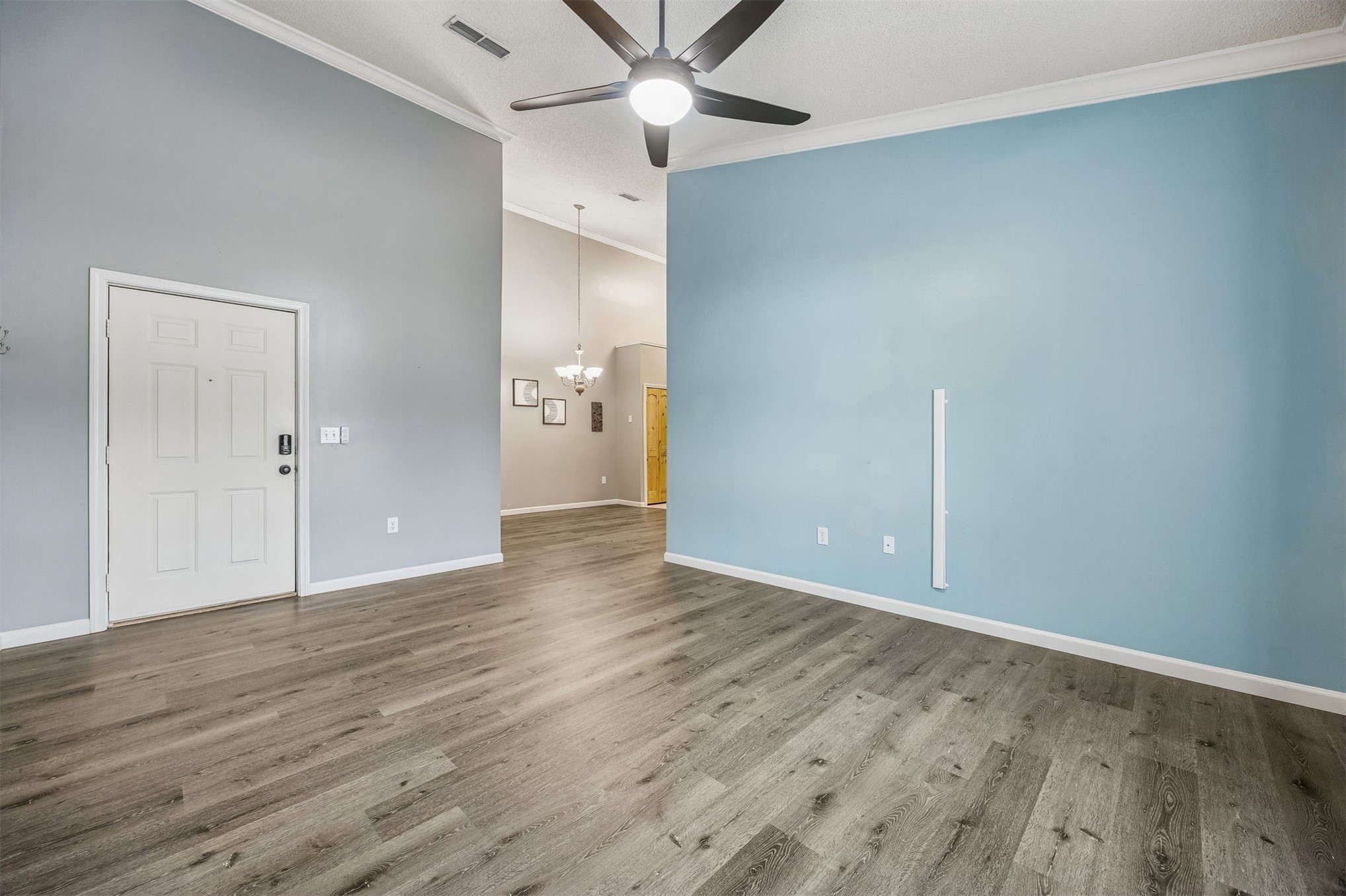 1601 NECTARINE STREET G8