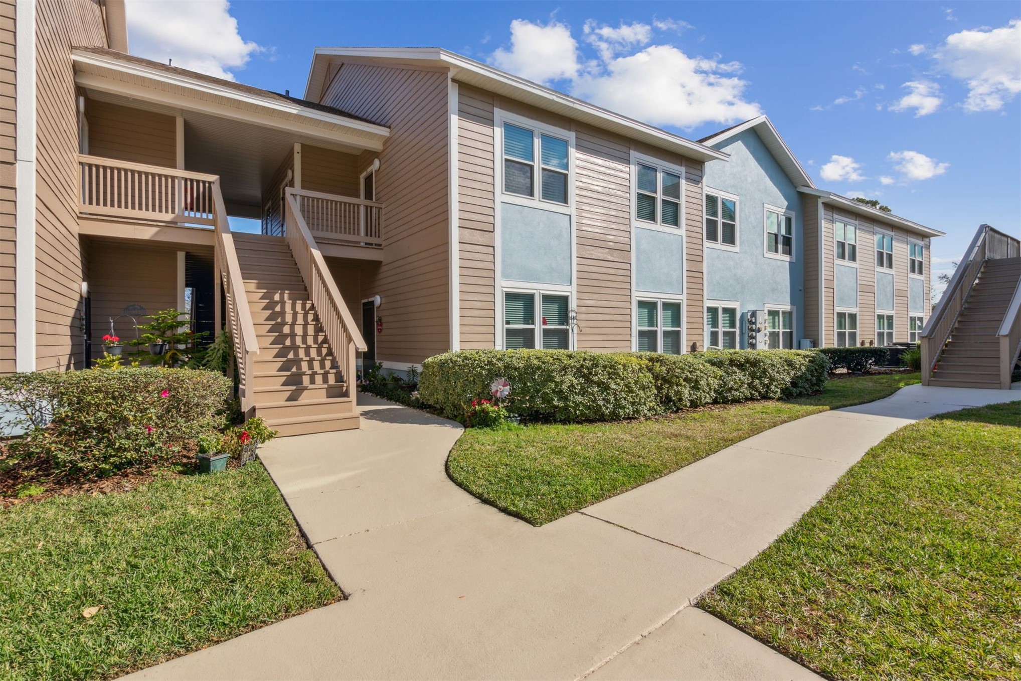 1601 NECTARINE STREET G8