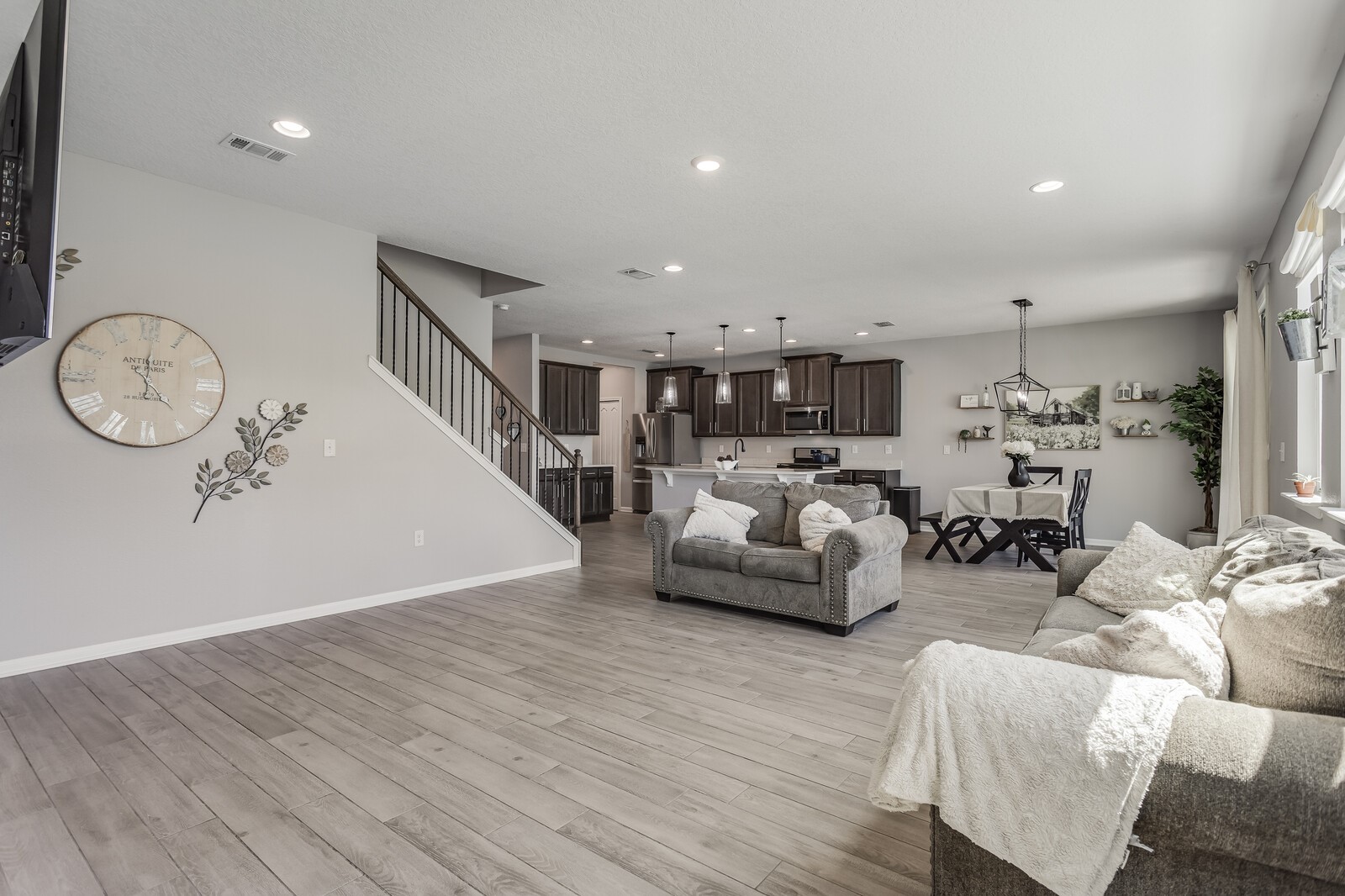 83321 CHAPEL COURT