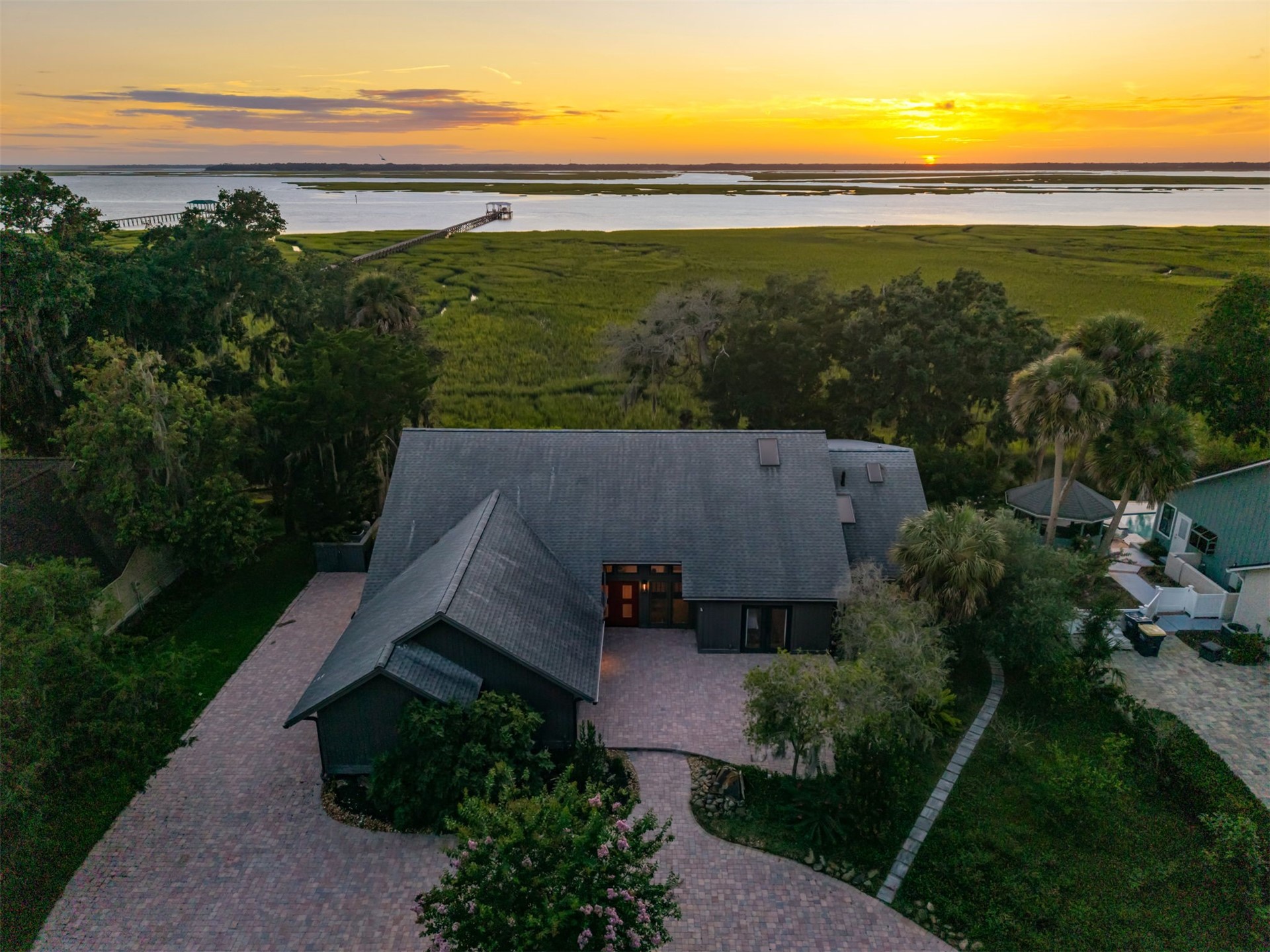 5425 FLORENCE POINT DRIVE