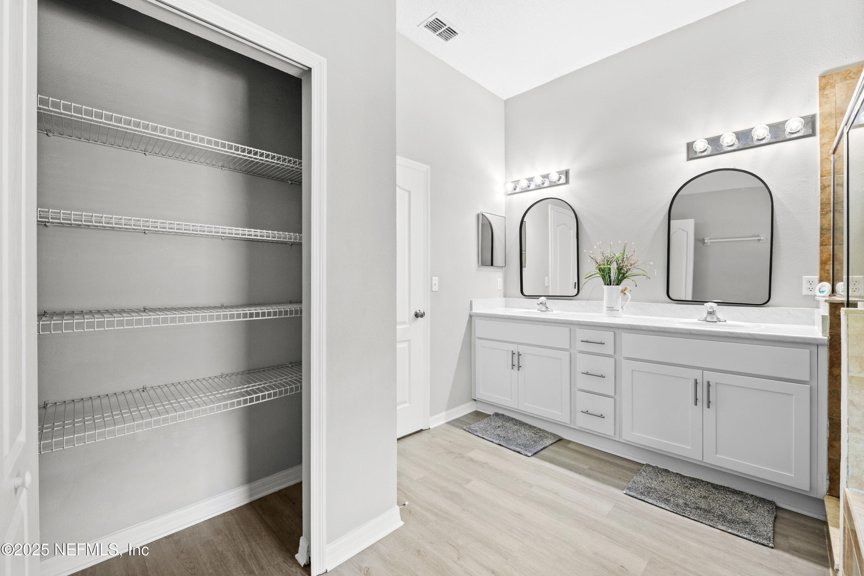 3124 TOWER OAKS Drive