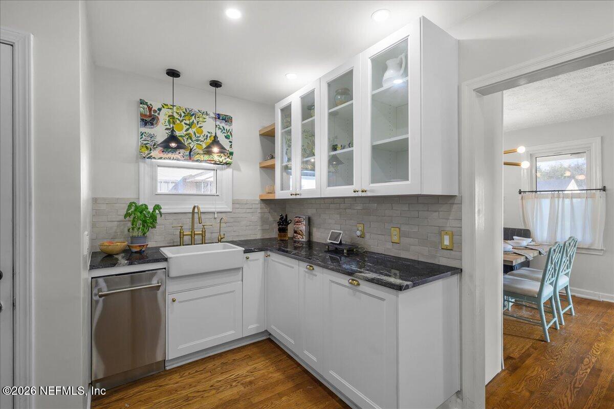 5321 FREMONT Street