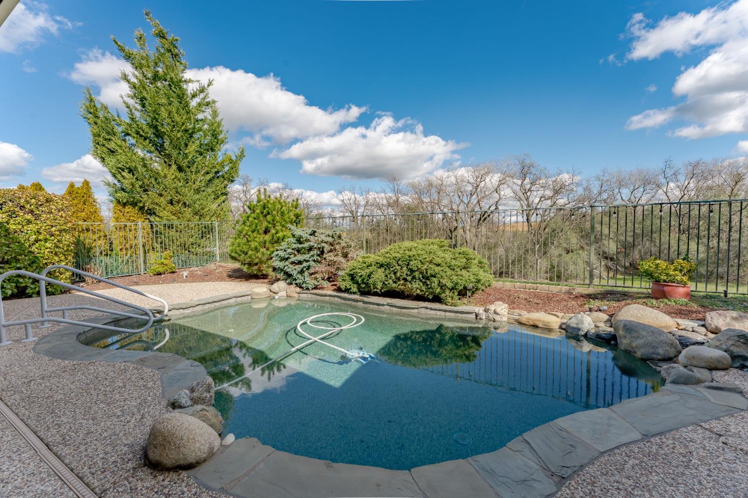 1800 Stone House Lane