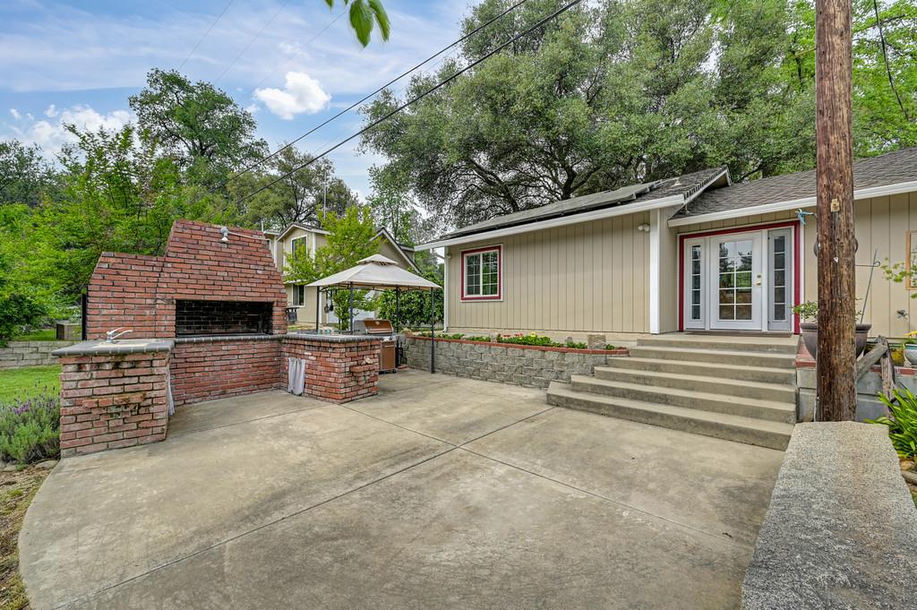 5682 Virginiatown Road
