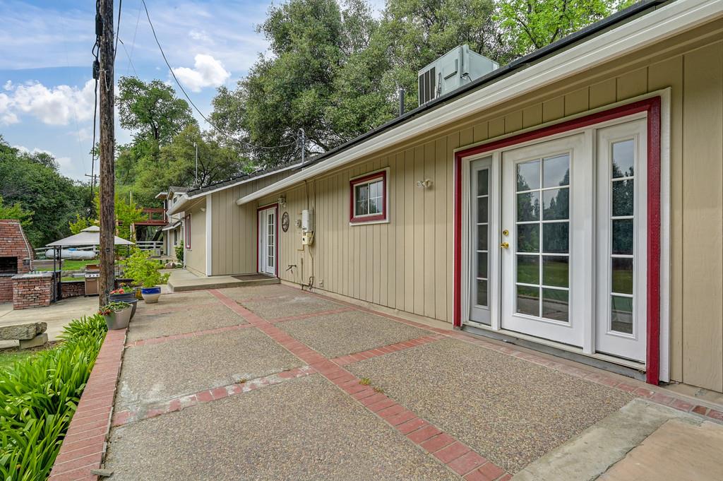 5682 Virginiatown Road