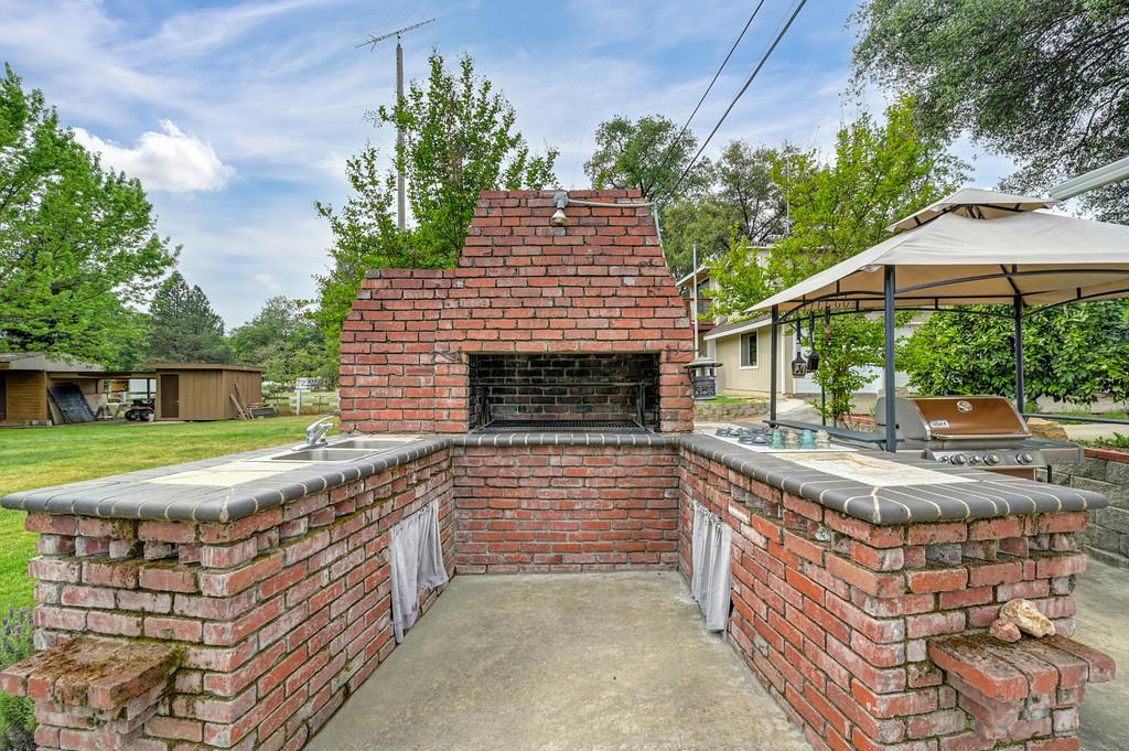 5682 Virginiatown Road