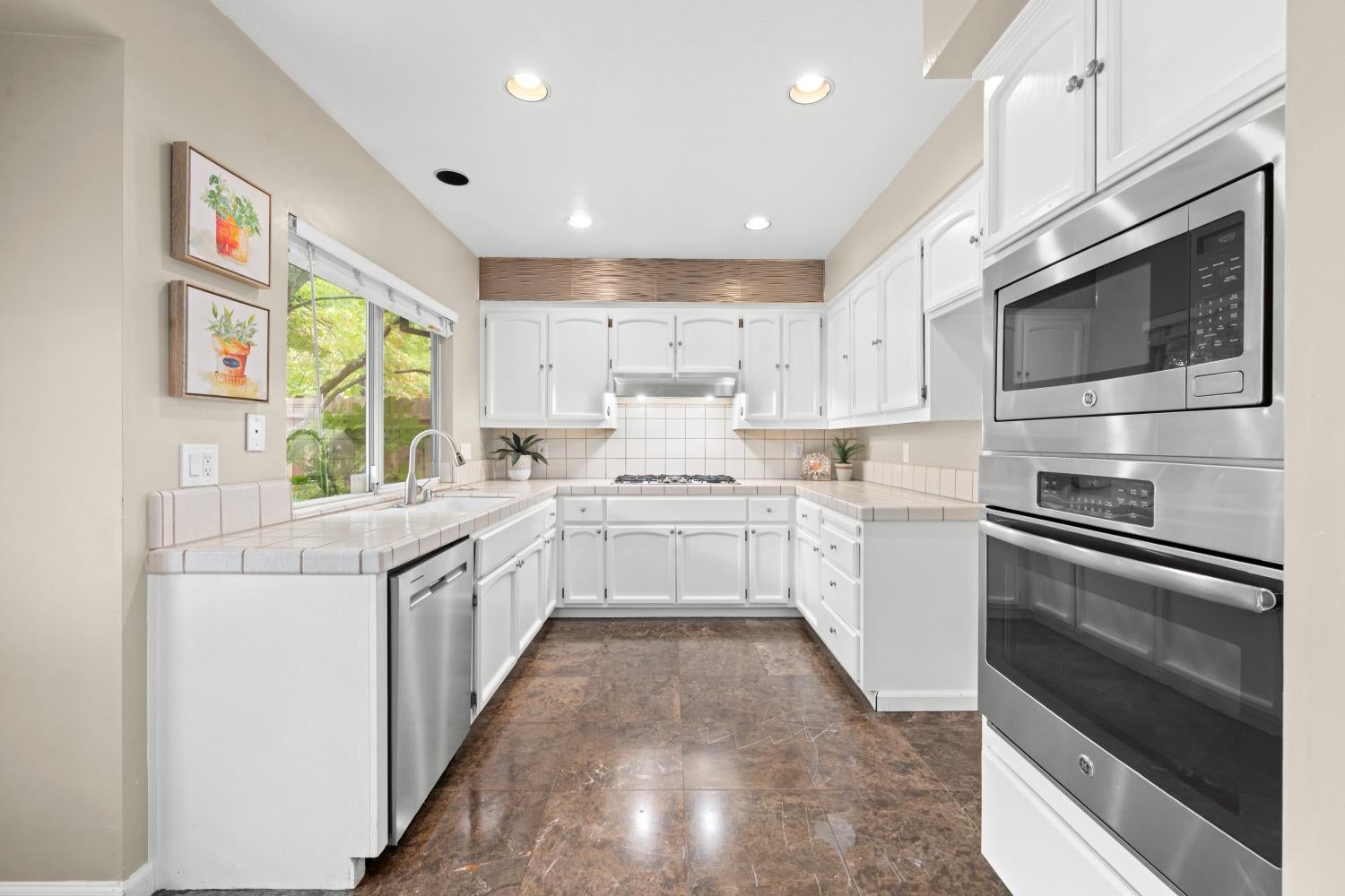 2316 Egret Court