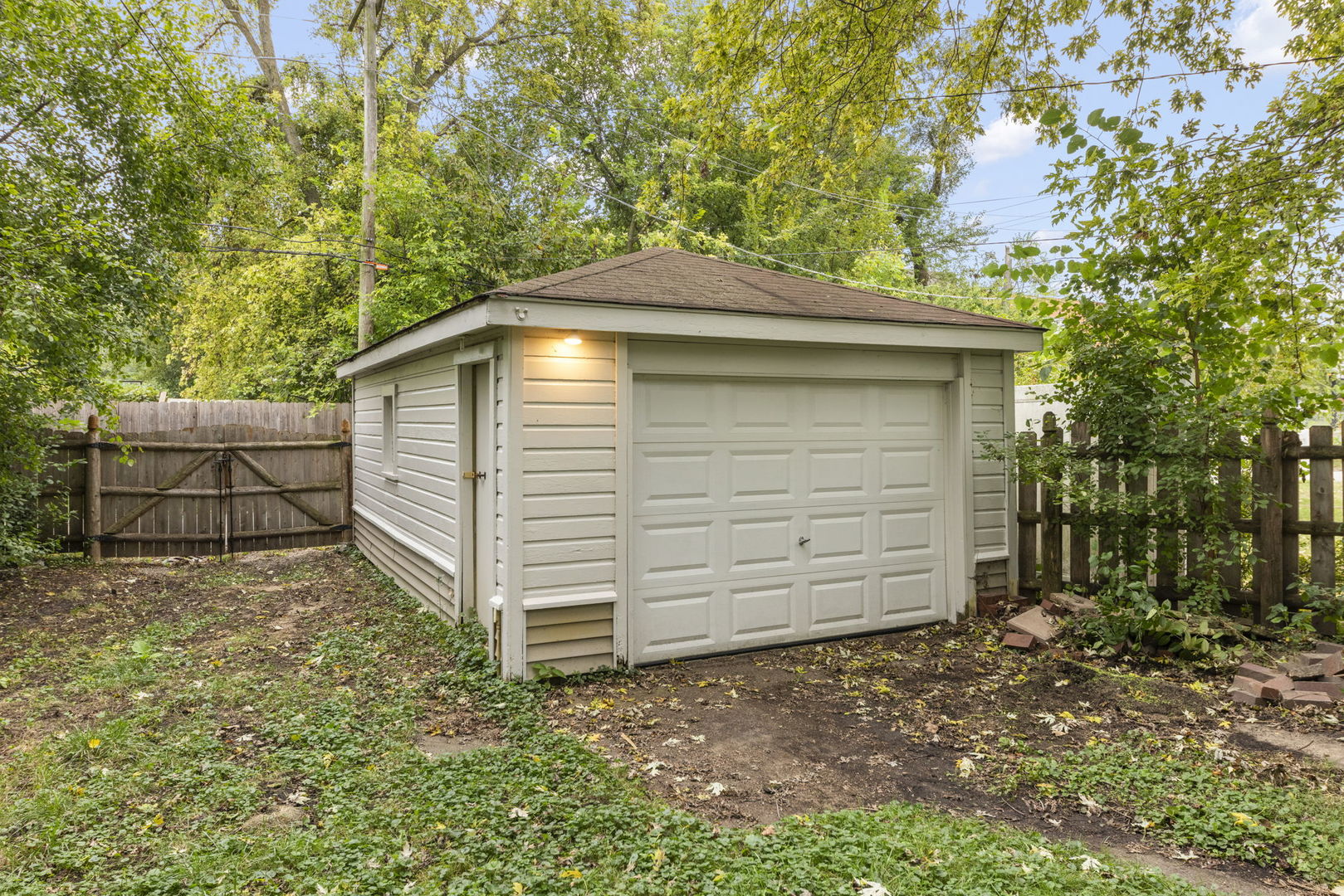 18021 Gottschalk Avenue