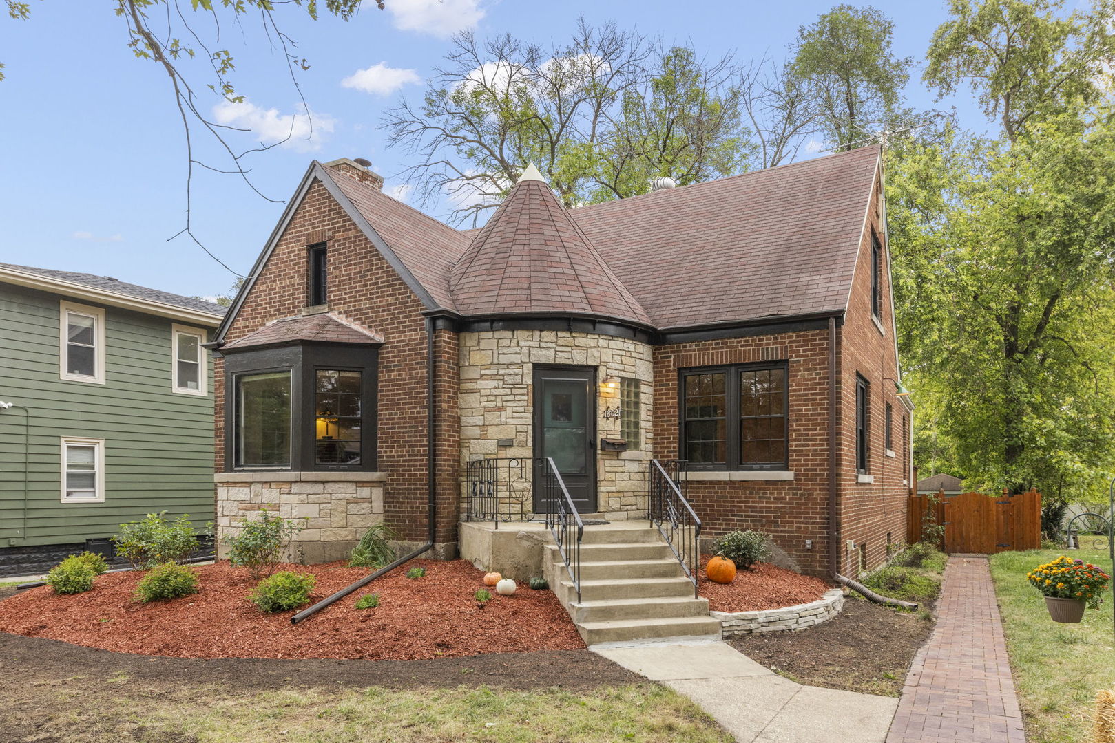 18021 Gottschalk Avenue