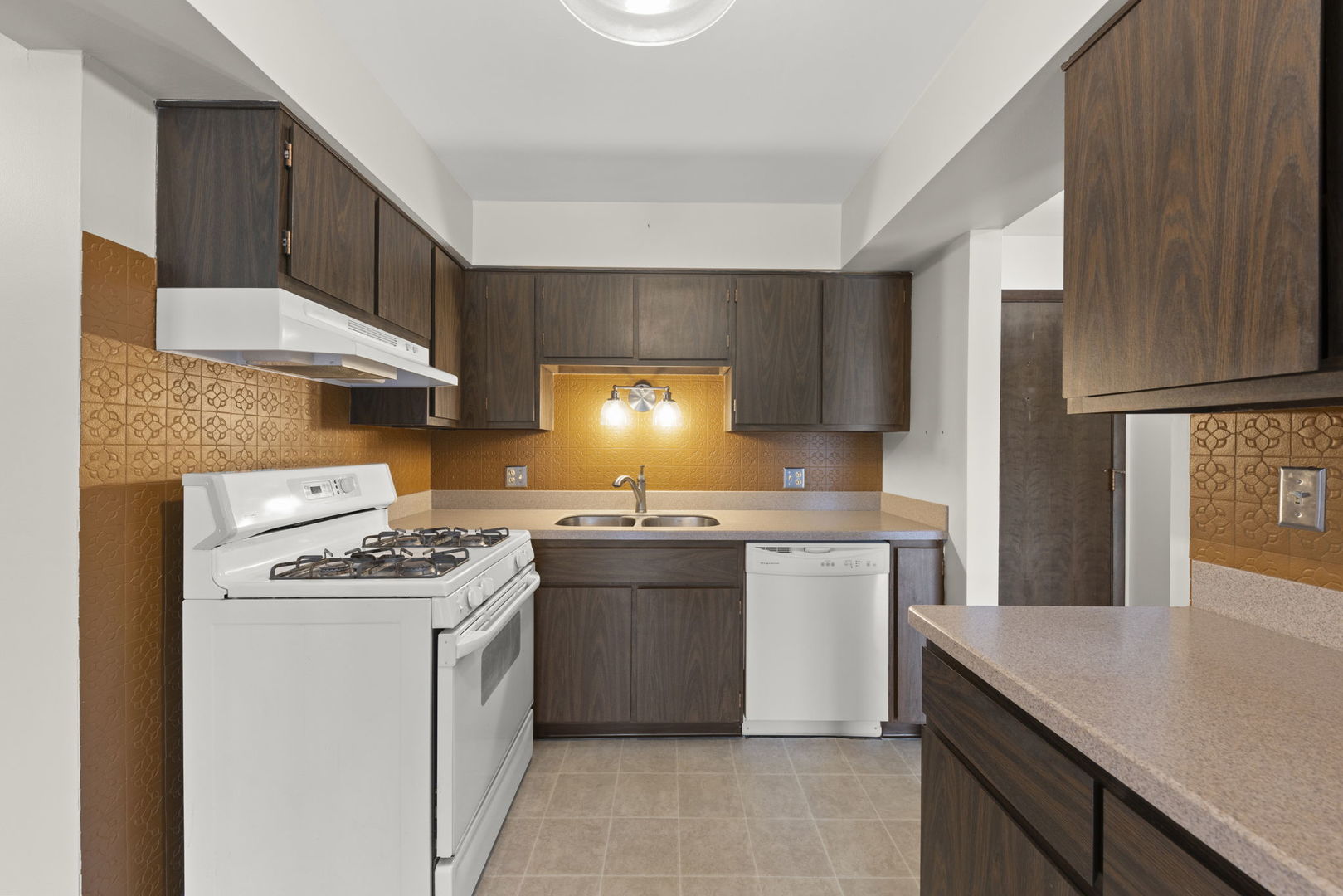 18223 Hart Drive Unit: 3B