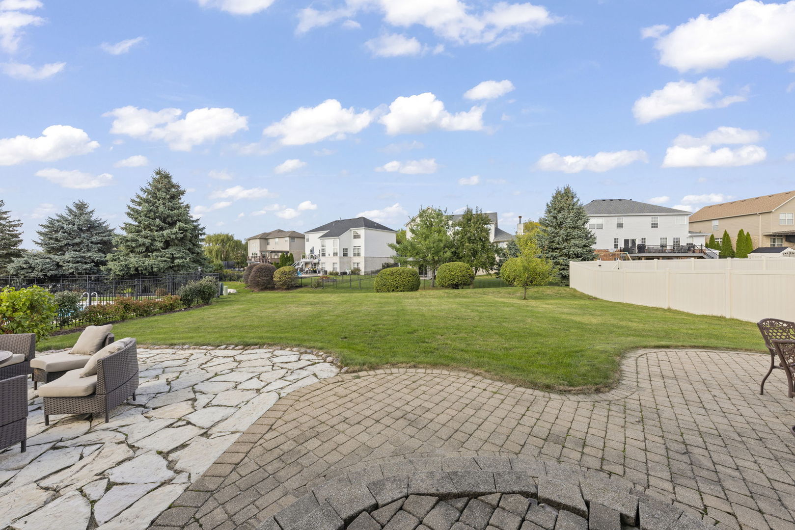 16444 Lakeside Drive