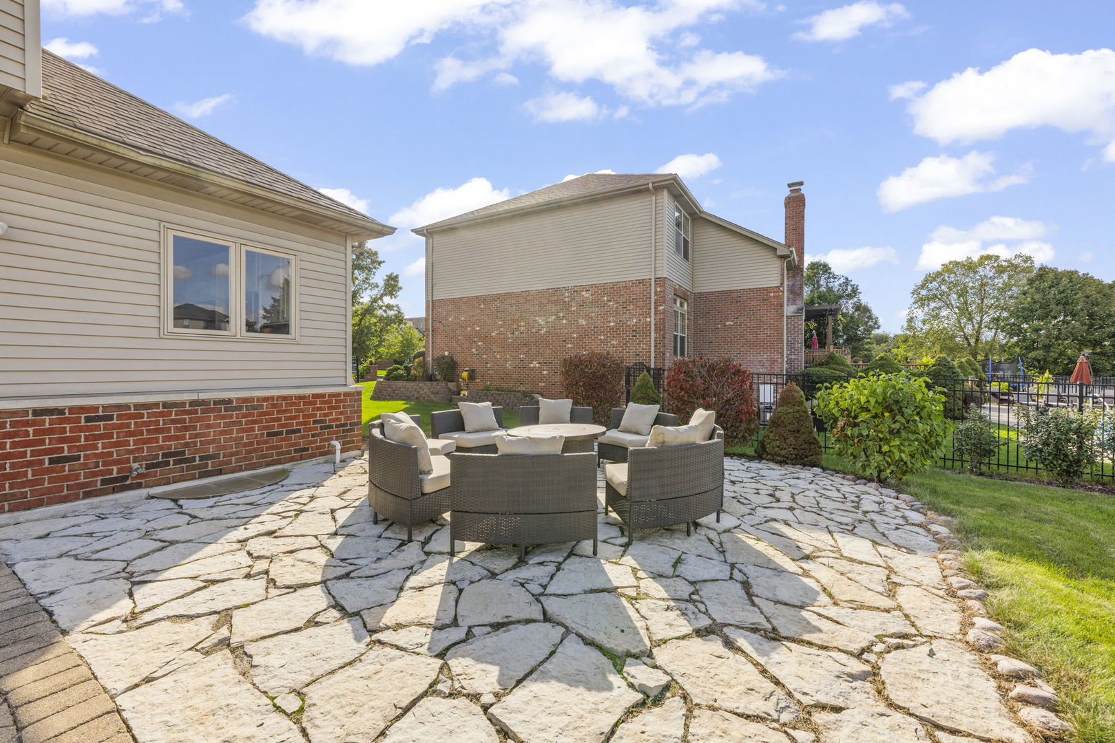 16444 Lakeside Drive