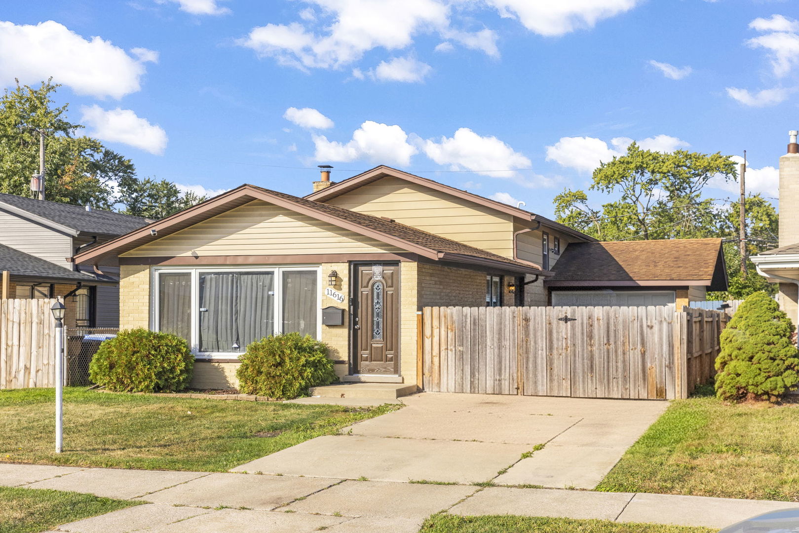 11616 S Racine Avenue