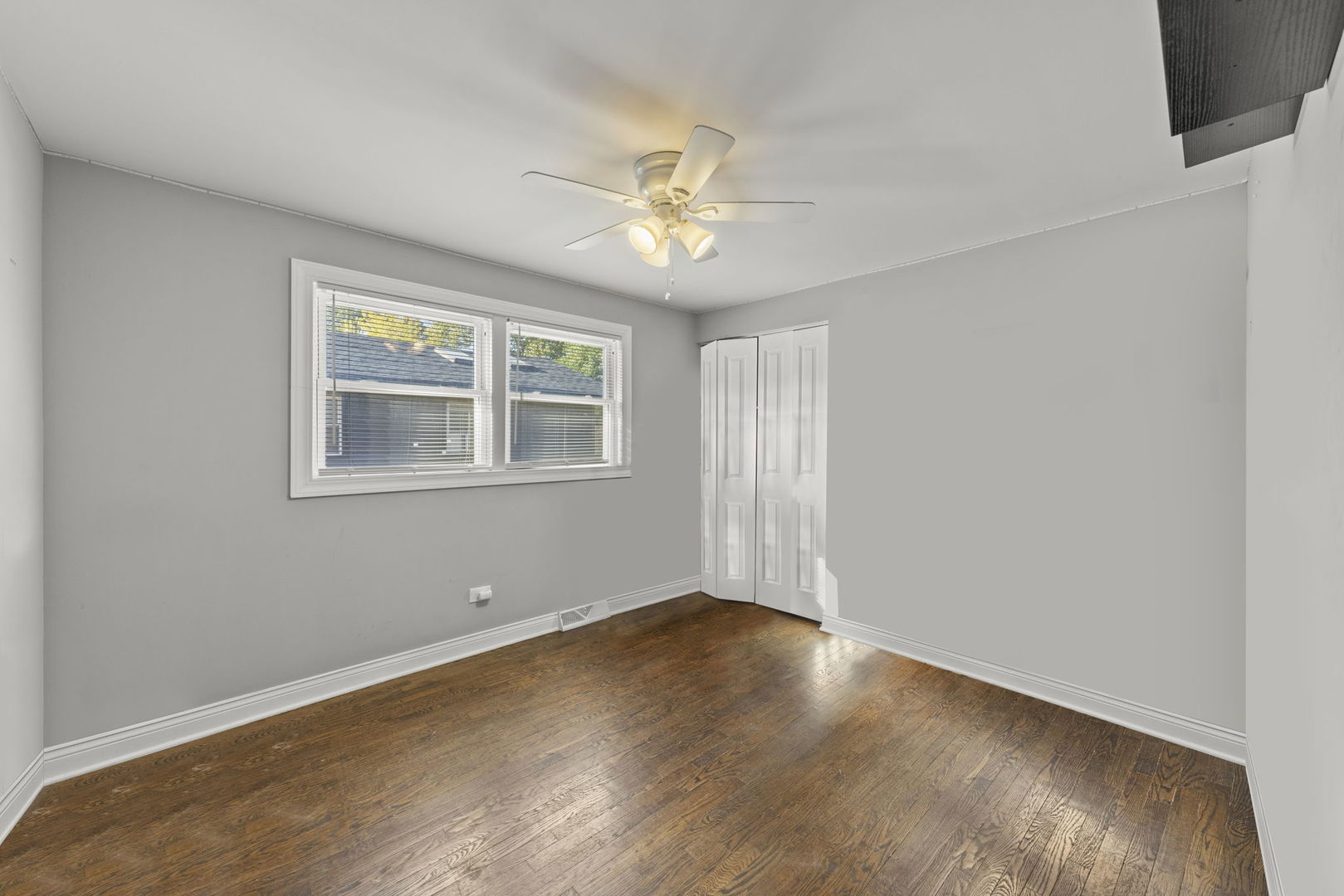 11616 S Racine Avenue