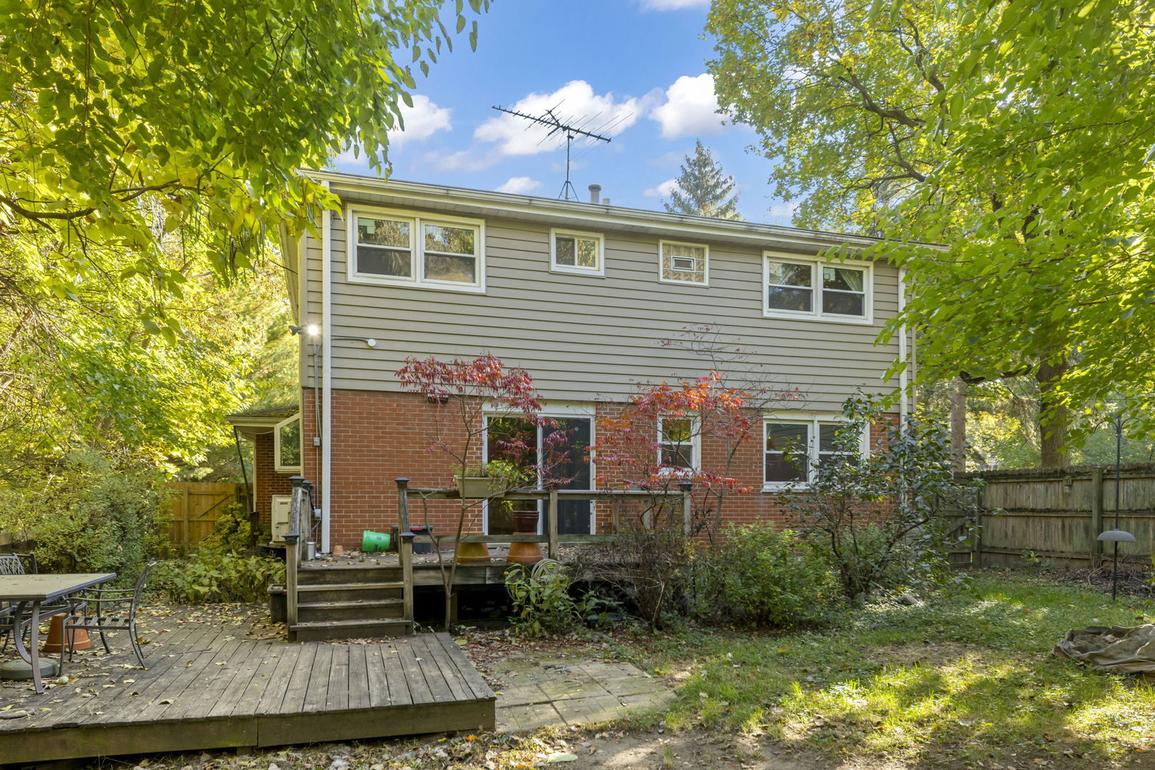 18000 Armitage Court