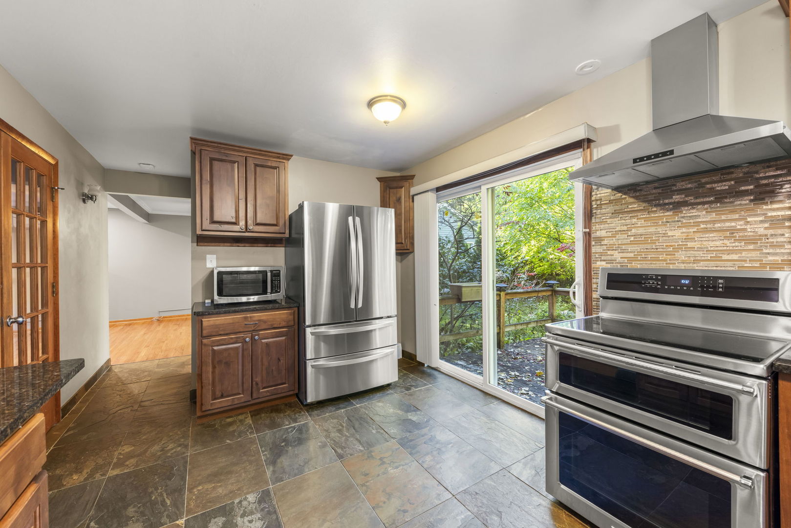 18000 Armitage Court