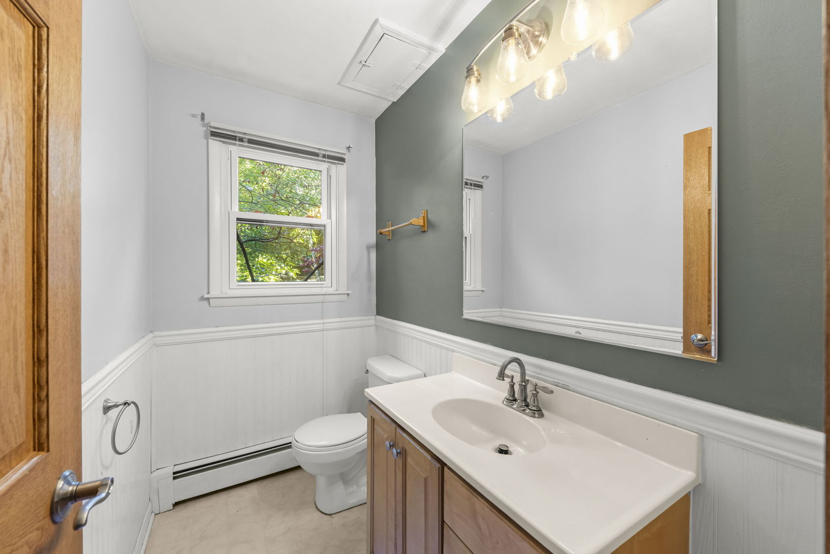 18000 Armitage Court