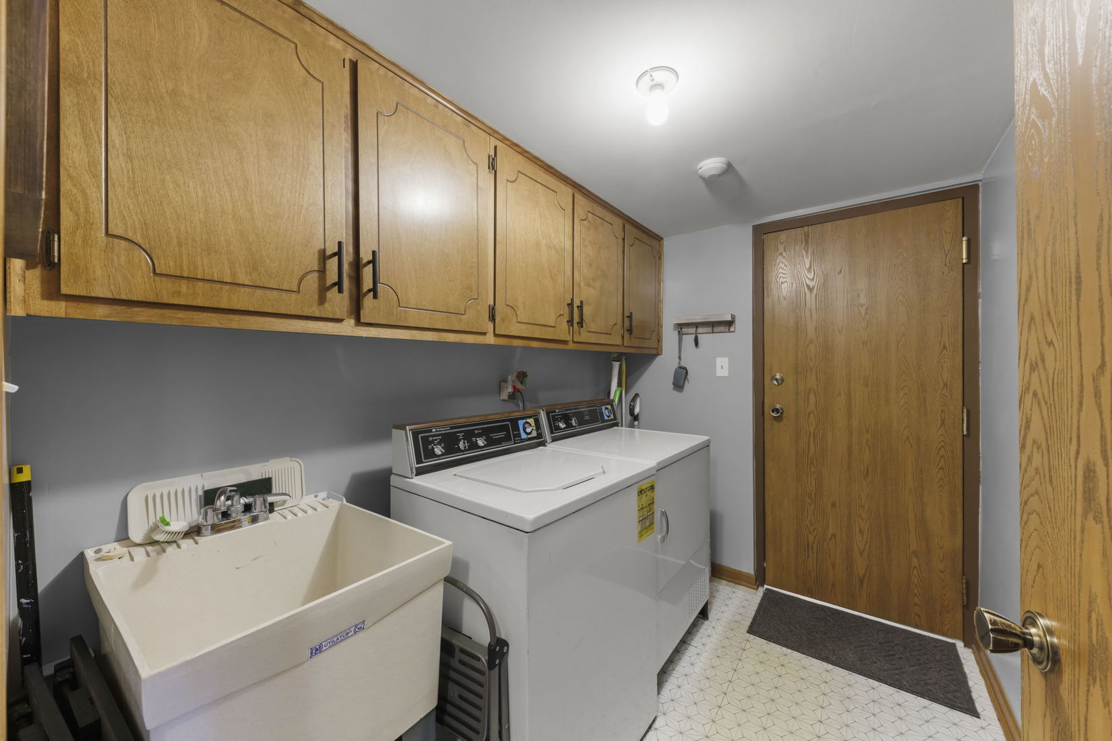 15718 Revere Court Unit: B