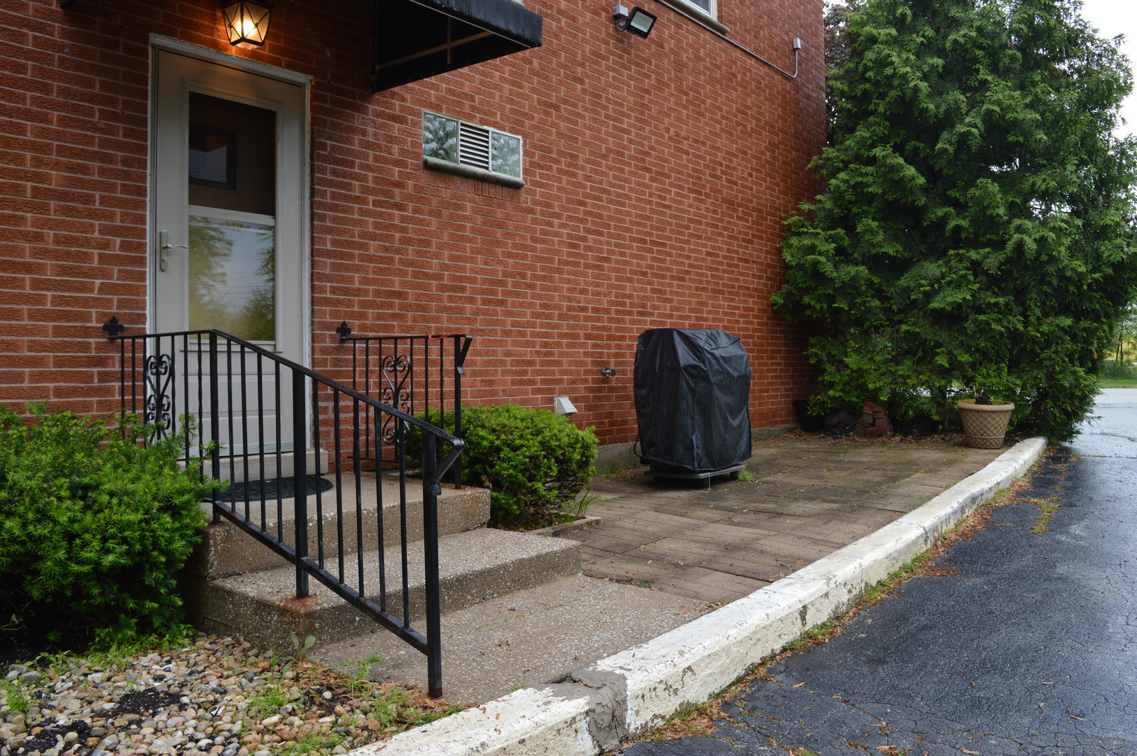 2025 Maple Road Unit: 1E