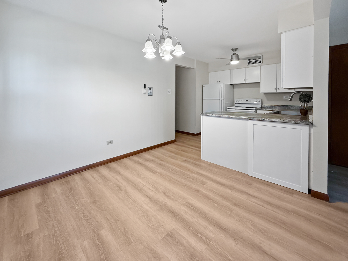 2025 Maple Road Unit: 1E