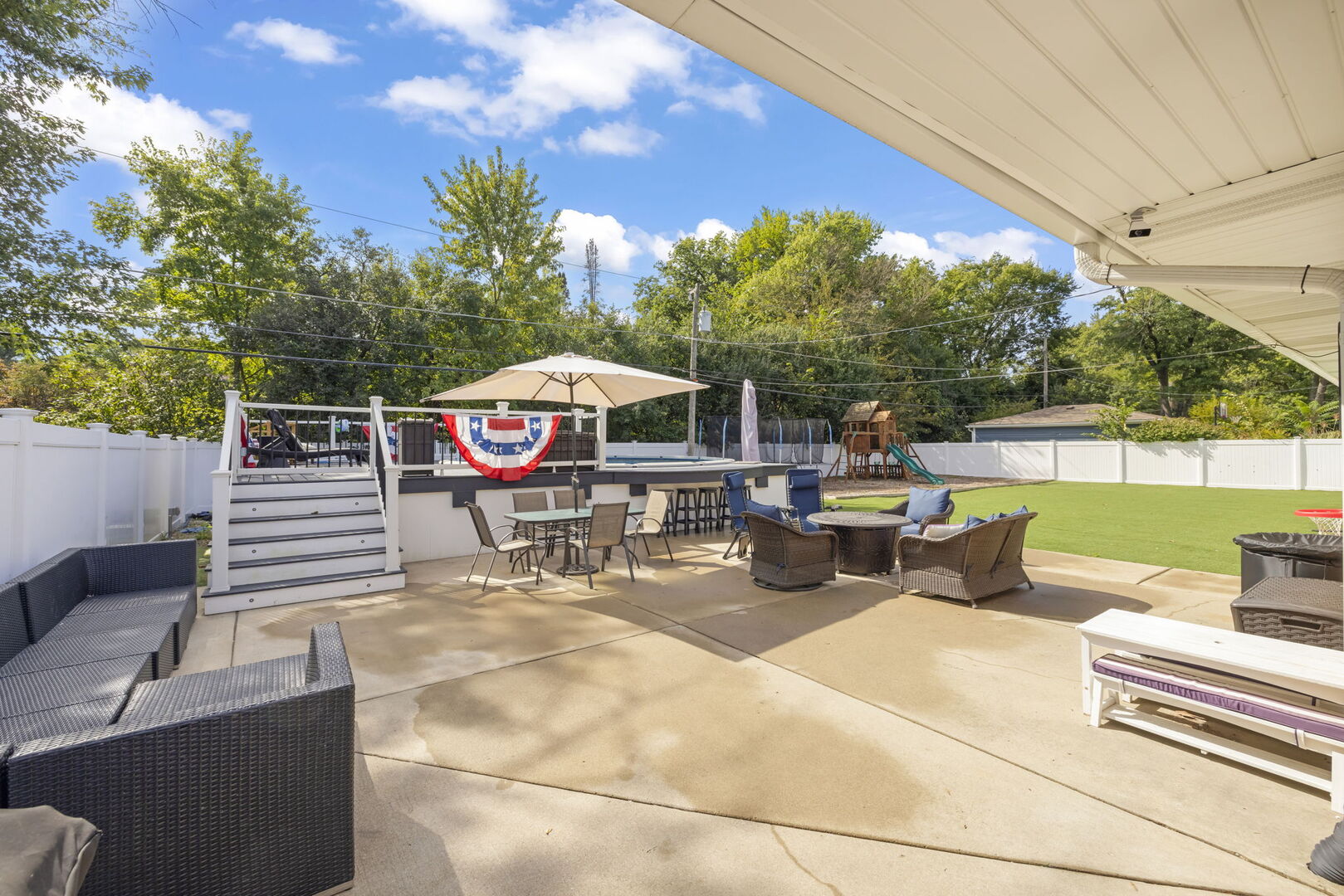 2245 Hawthorne Road