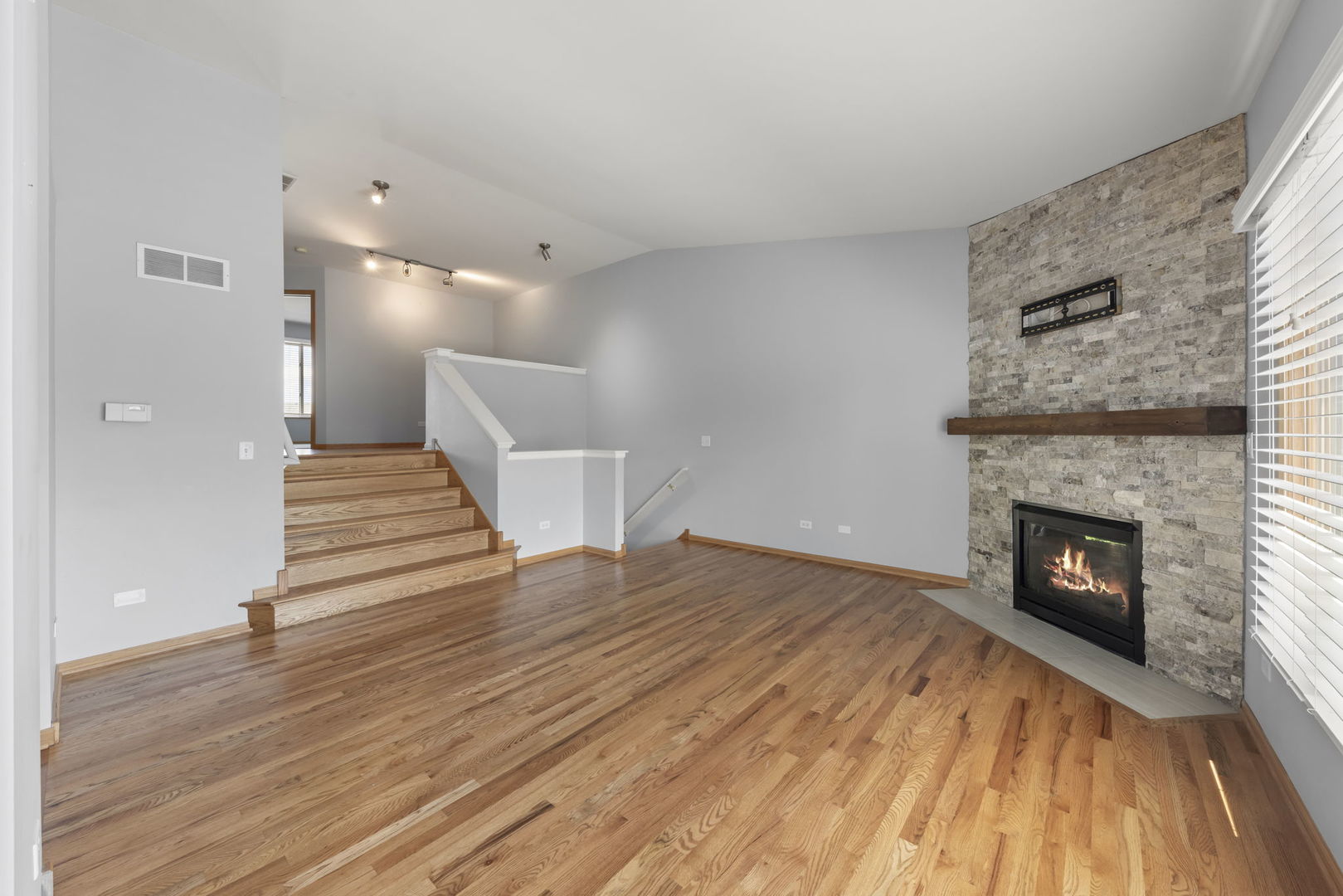 8227 Auburn Lane