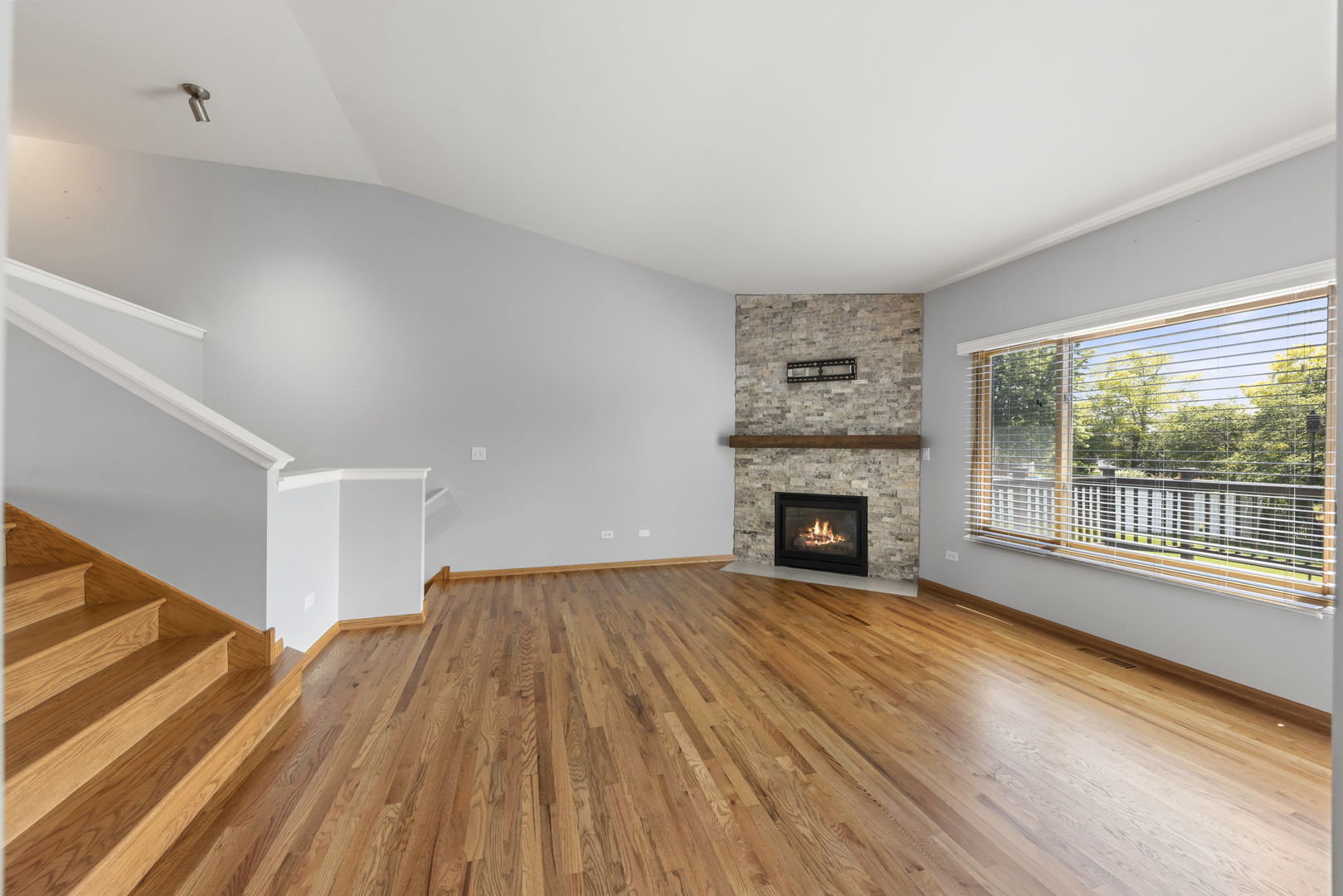 8227 Auburn Lane