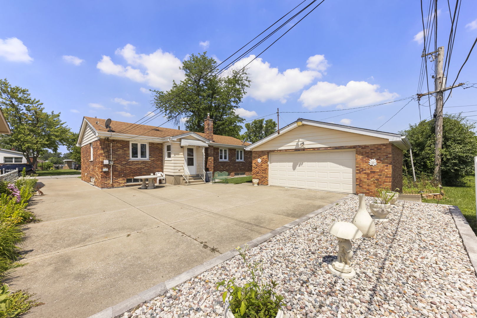 261 S Mayfair Place
