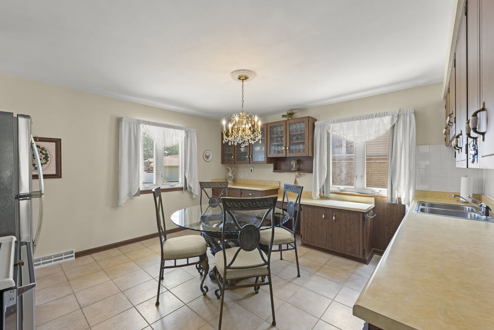 261 S Mayfair Place