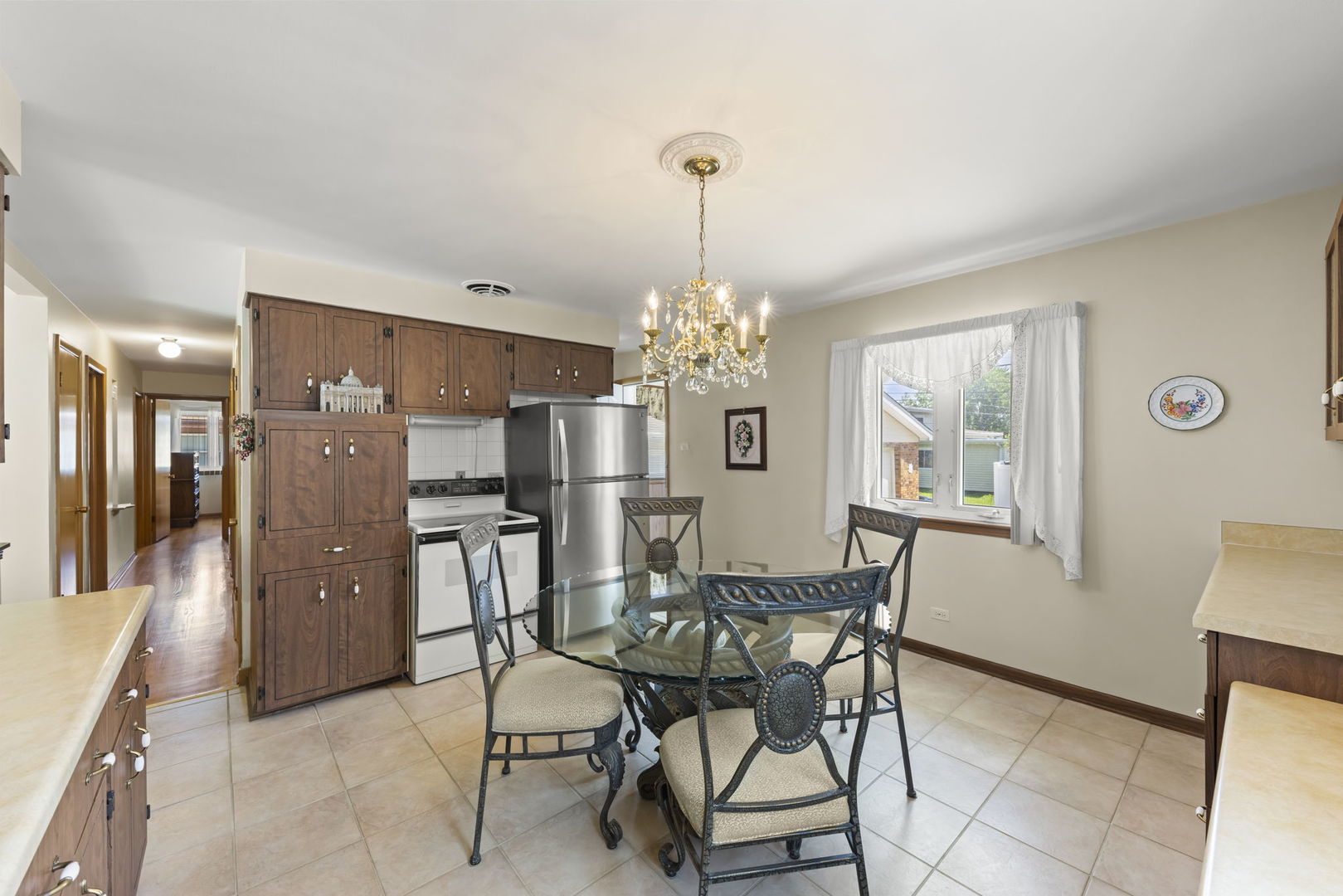 261 S Mayfair Place