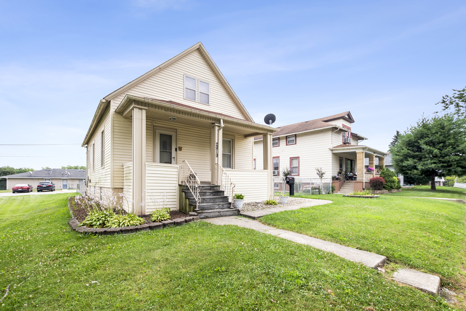 2819 Commercial Avenue