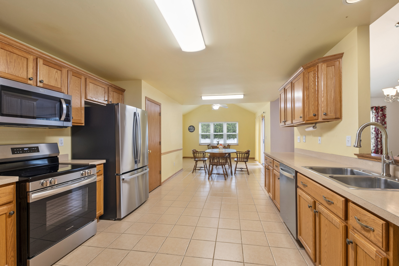 1582 Sun Ridge Drive