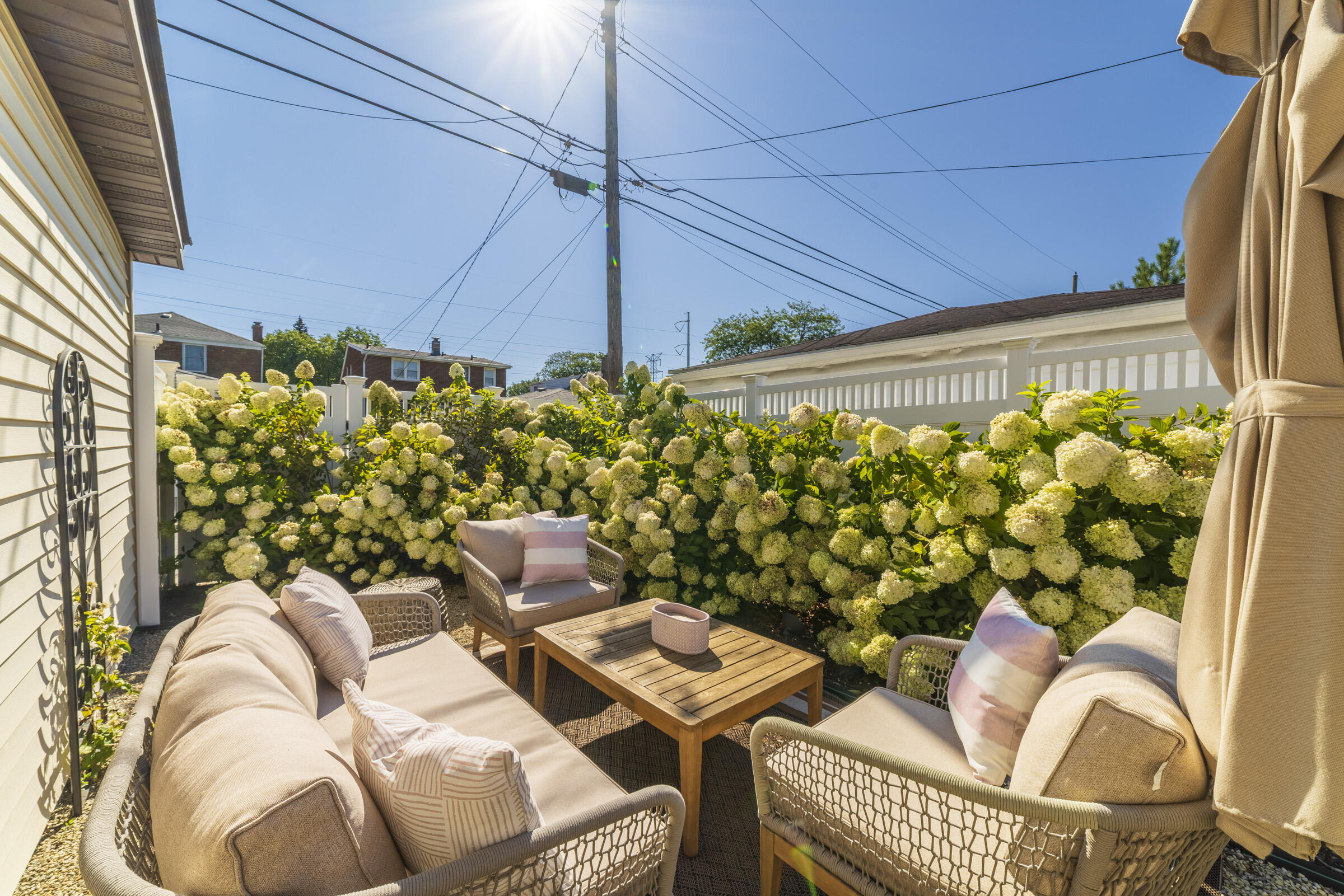 3943 Henry Avenue