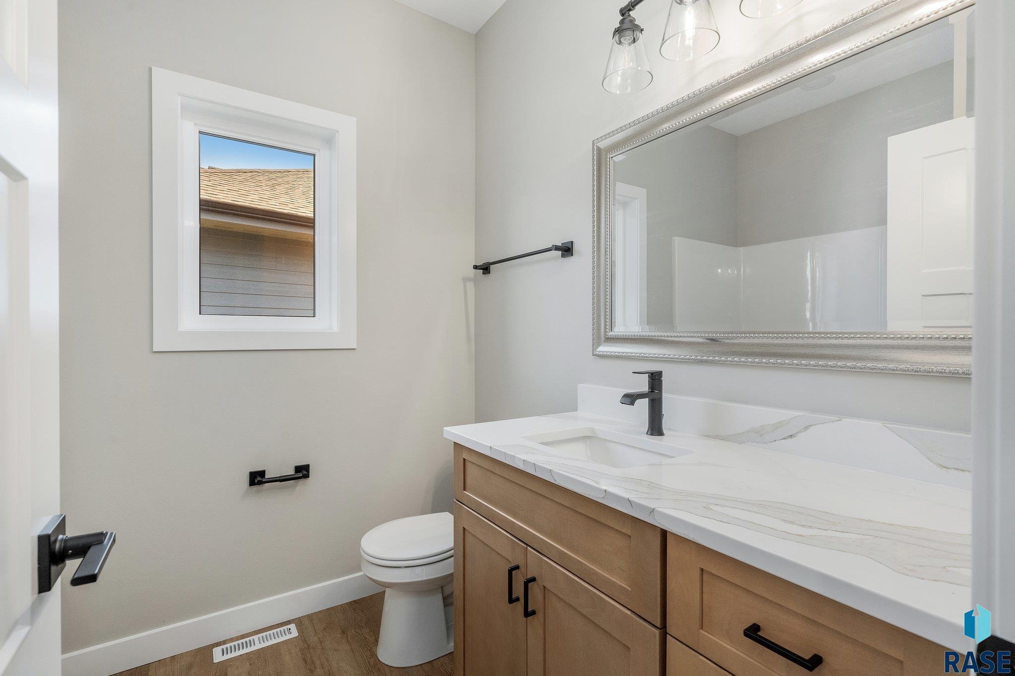 5601 E Saddle Ridge Cir