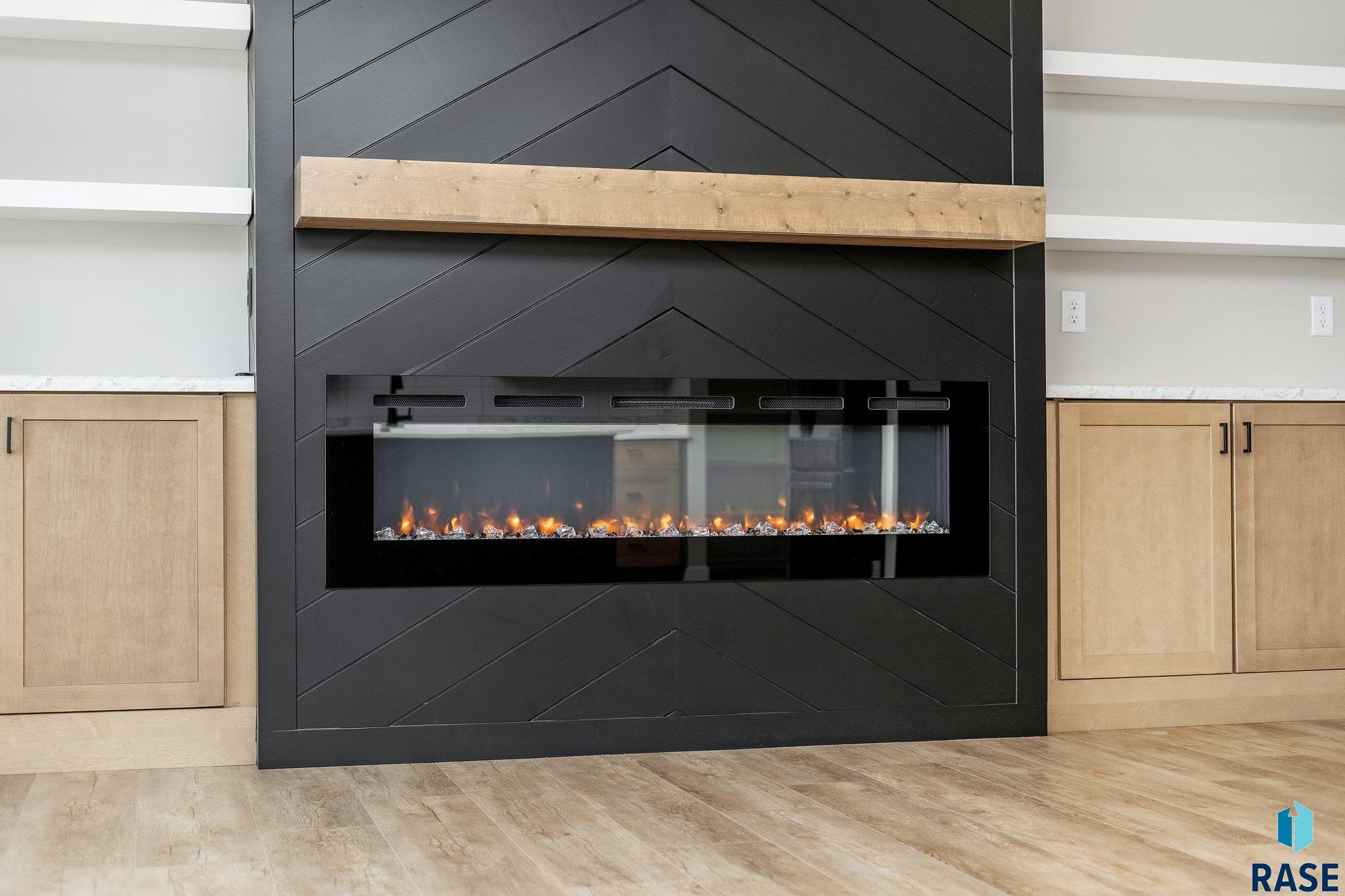 5601 E Saddle Ridge Cir