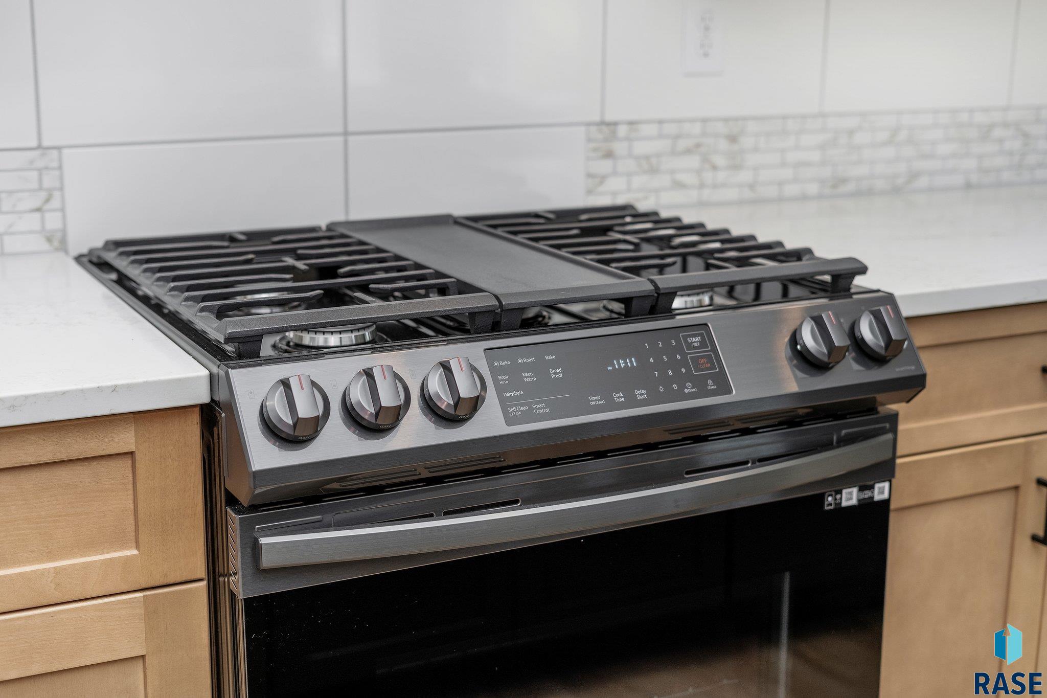 5601 E Saddle Ridge Cir