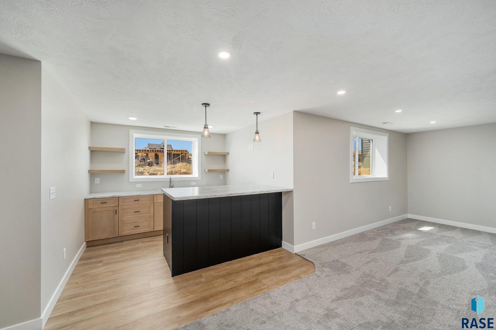 5601 E Saddle Ridge Cir