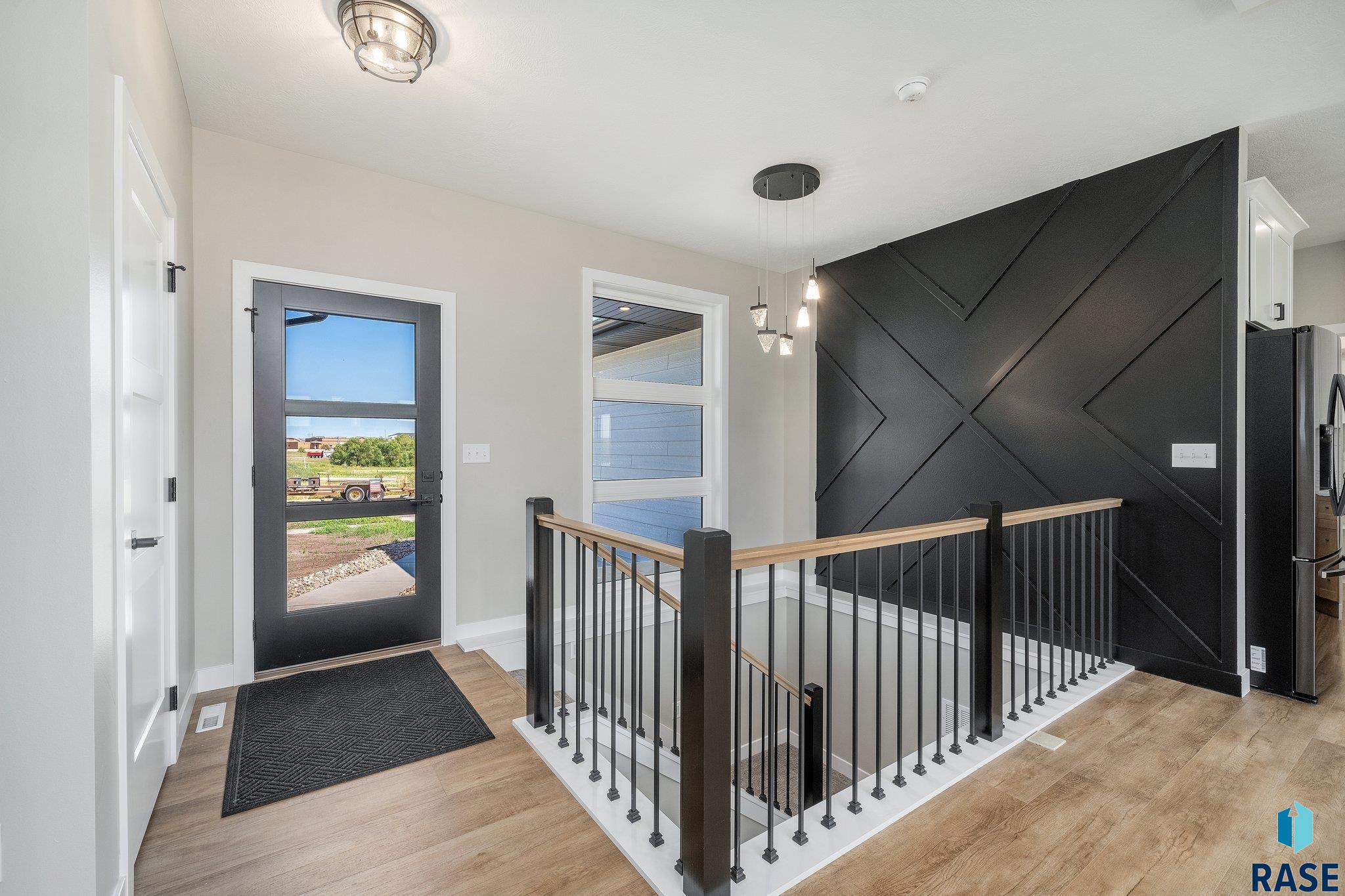 5601 E Saddle Ridge Cir