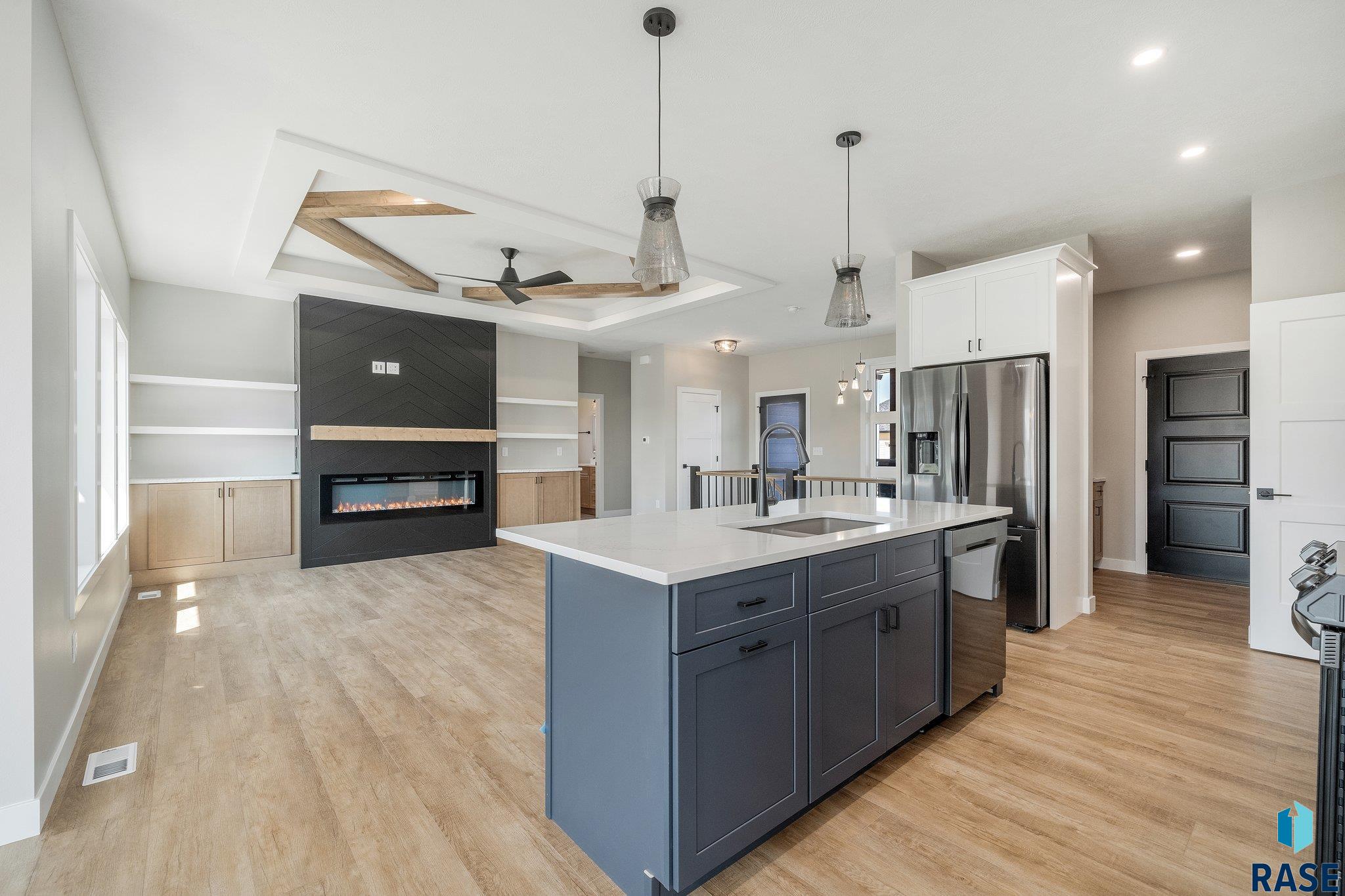 5601 E Saddle Ridge Cir