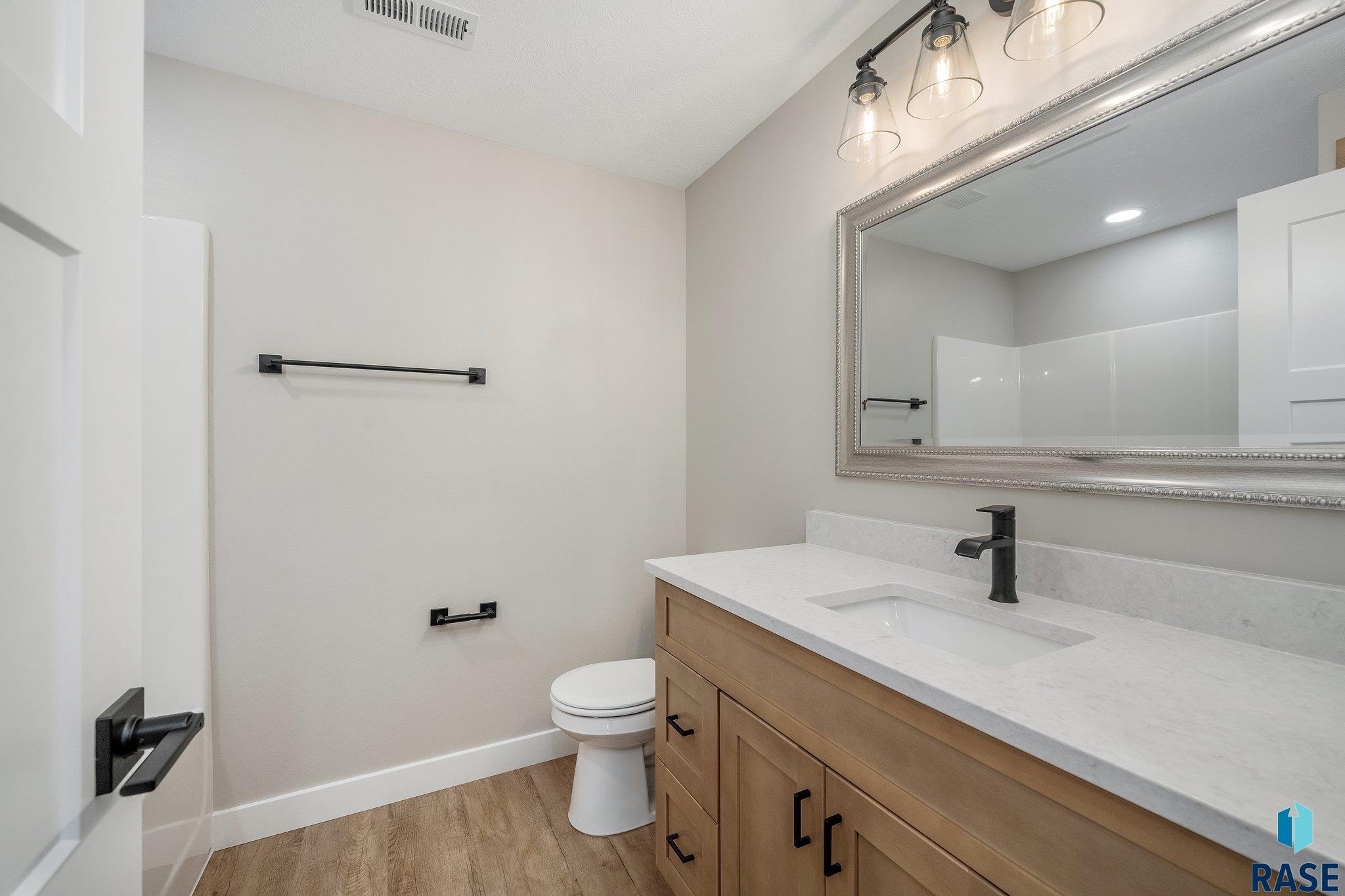 5601 E Saddle Ridge Cir