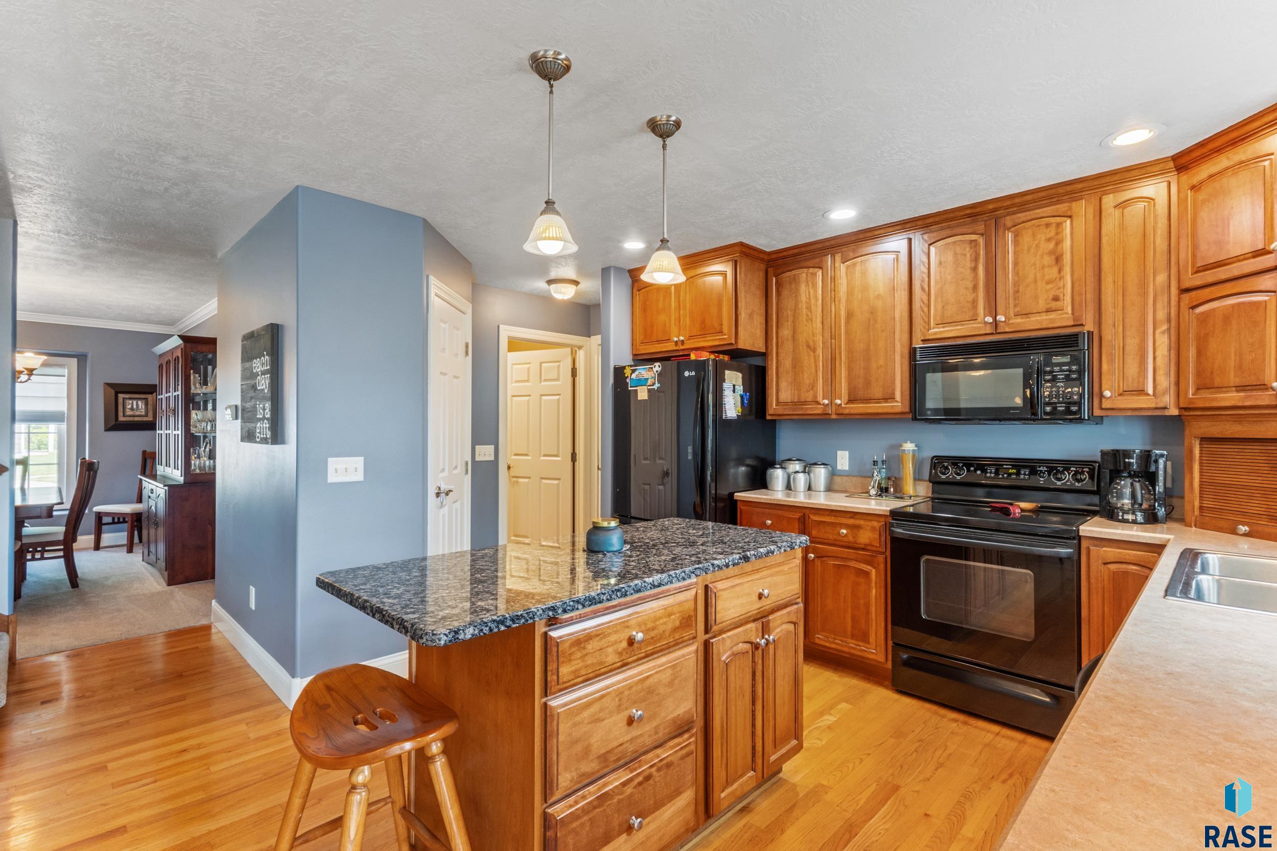 6309 S Heatherridge Ave