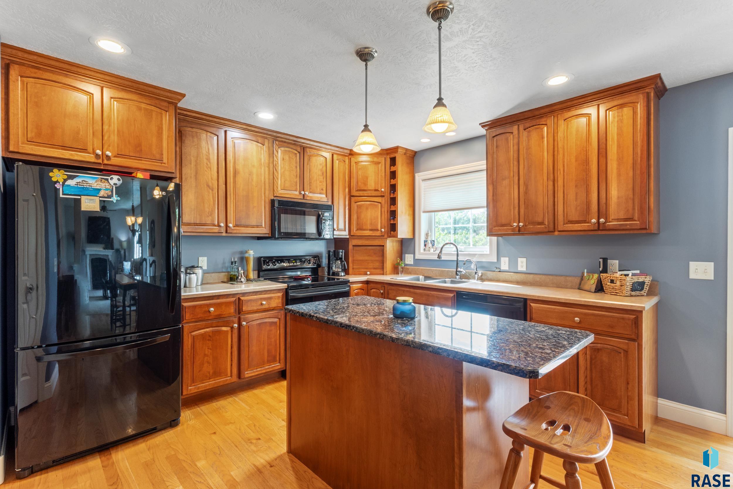 6309 S Heatherridge Ave