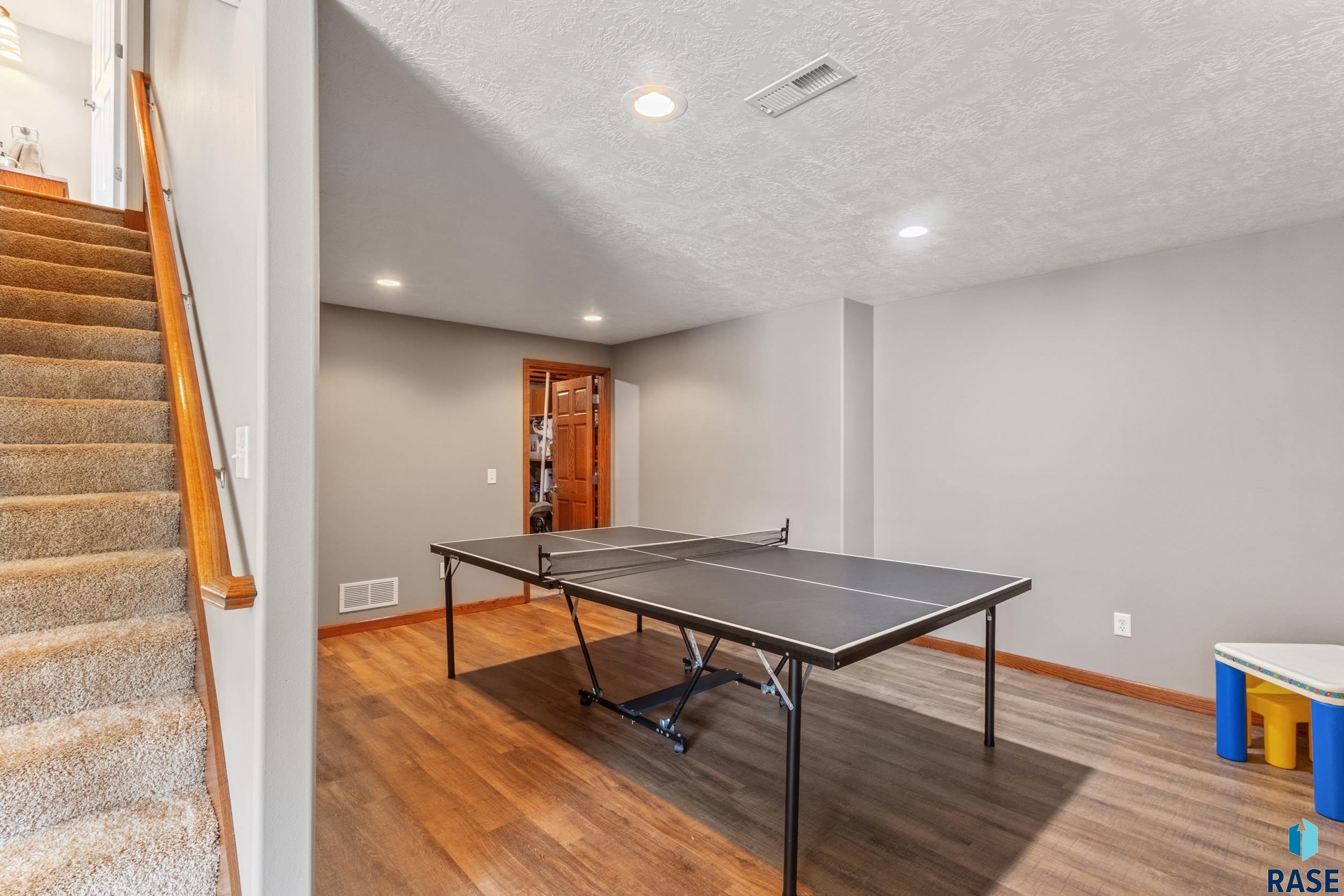 6309 S Heatherridge Ave